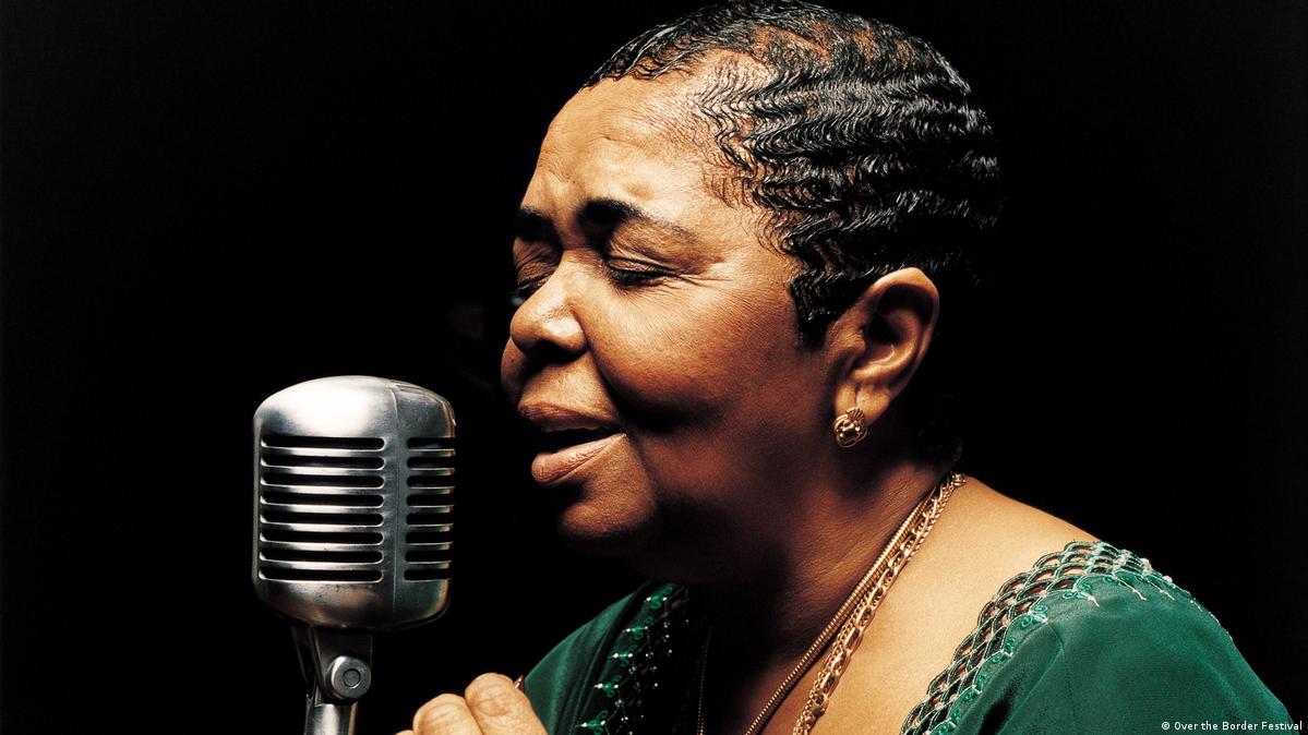 Cesária Évora: a voz que levou a alma de Cabo Verde ao mundo