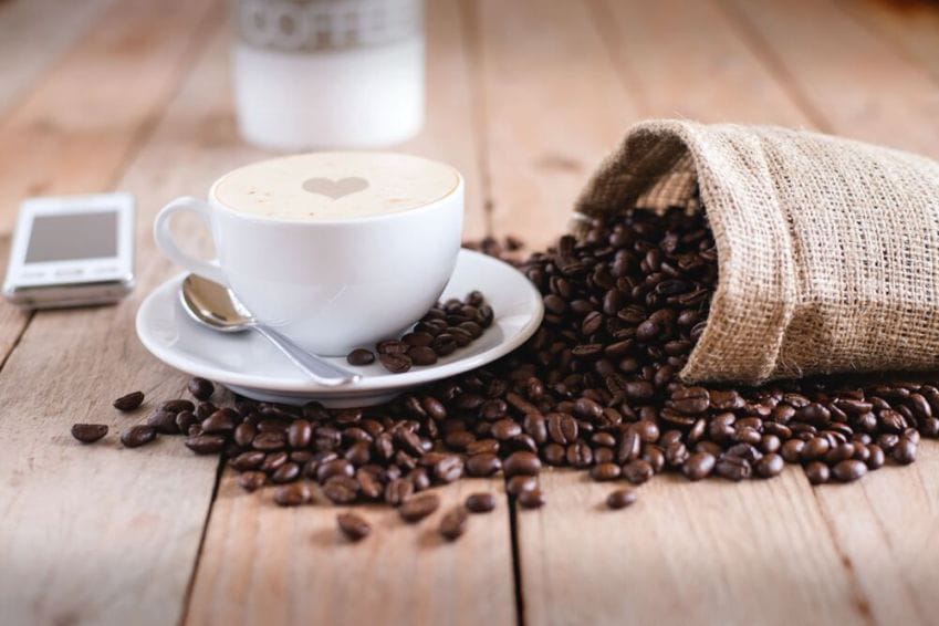 Café regista maior queda de preço em quase dois anos no mercado mundial