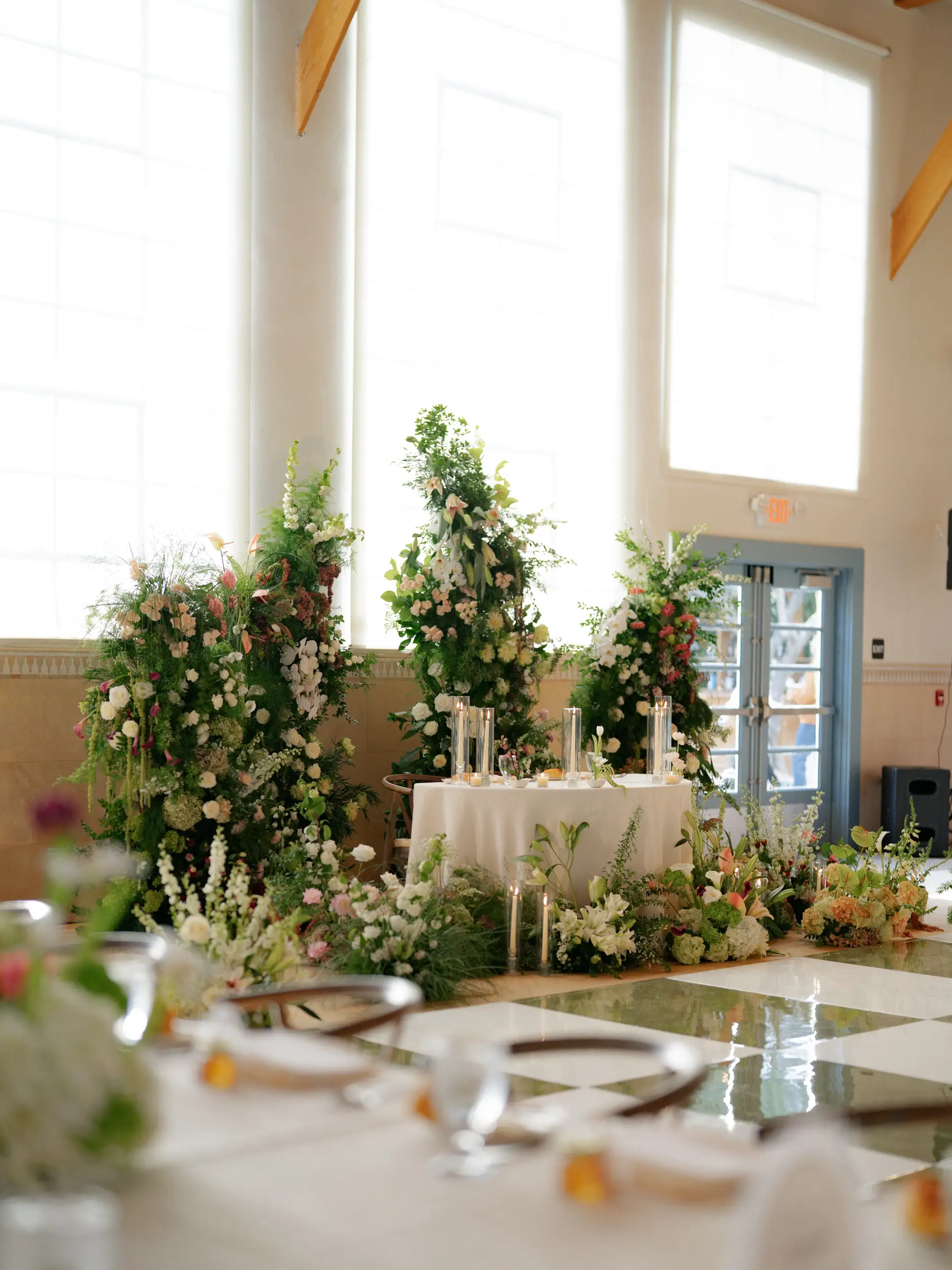 Sweetheart table floral decor.