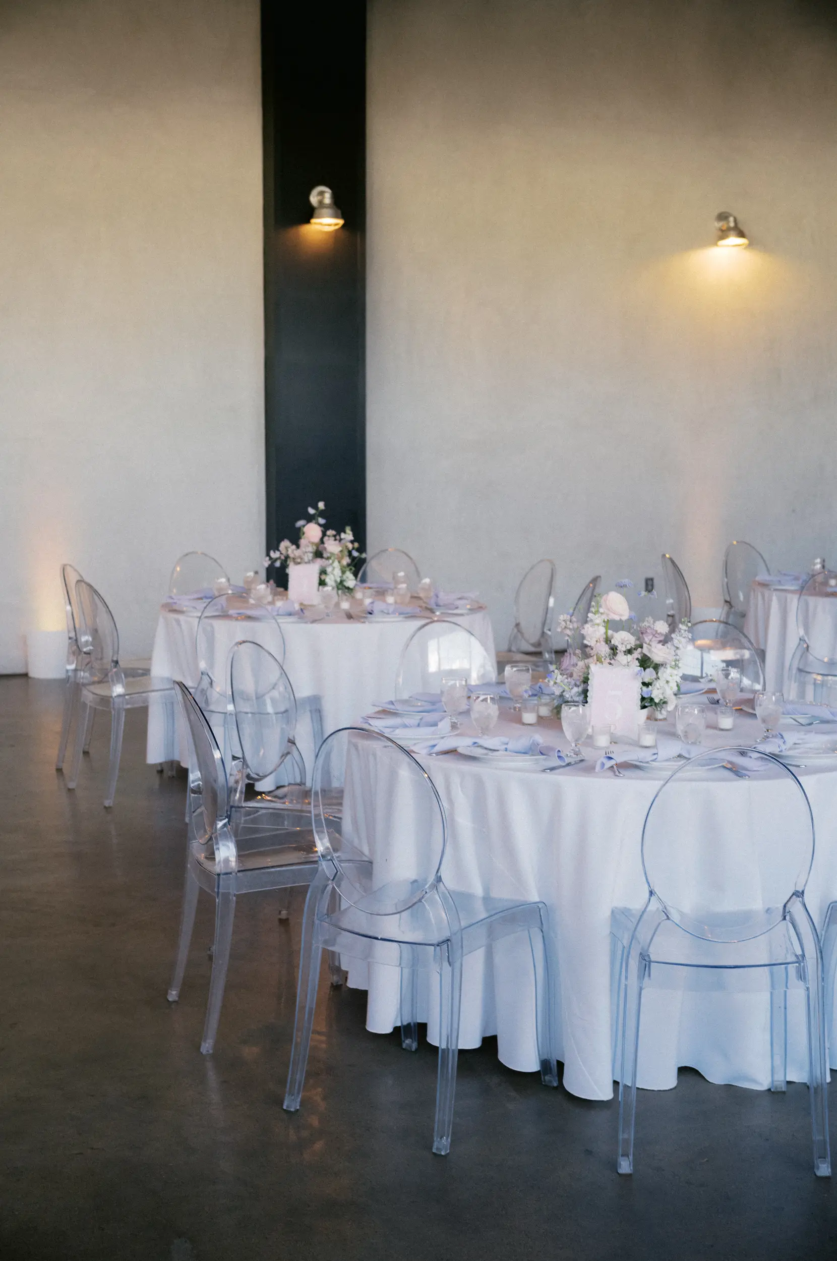 Pastel wedding florals.