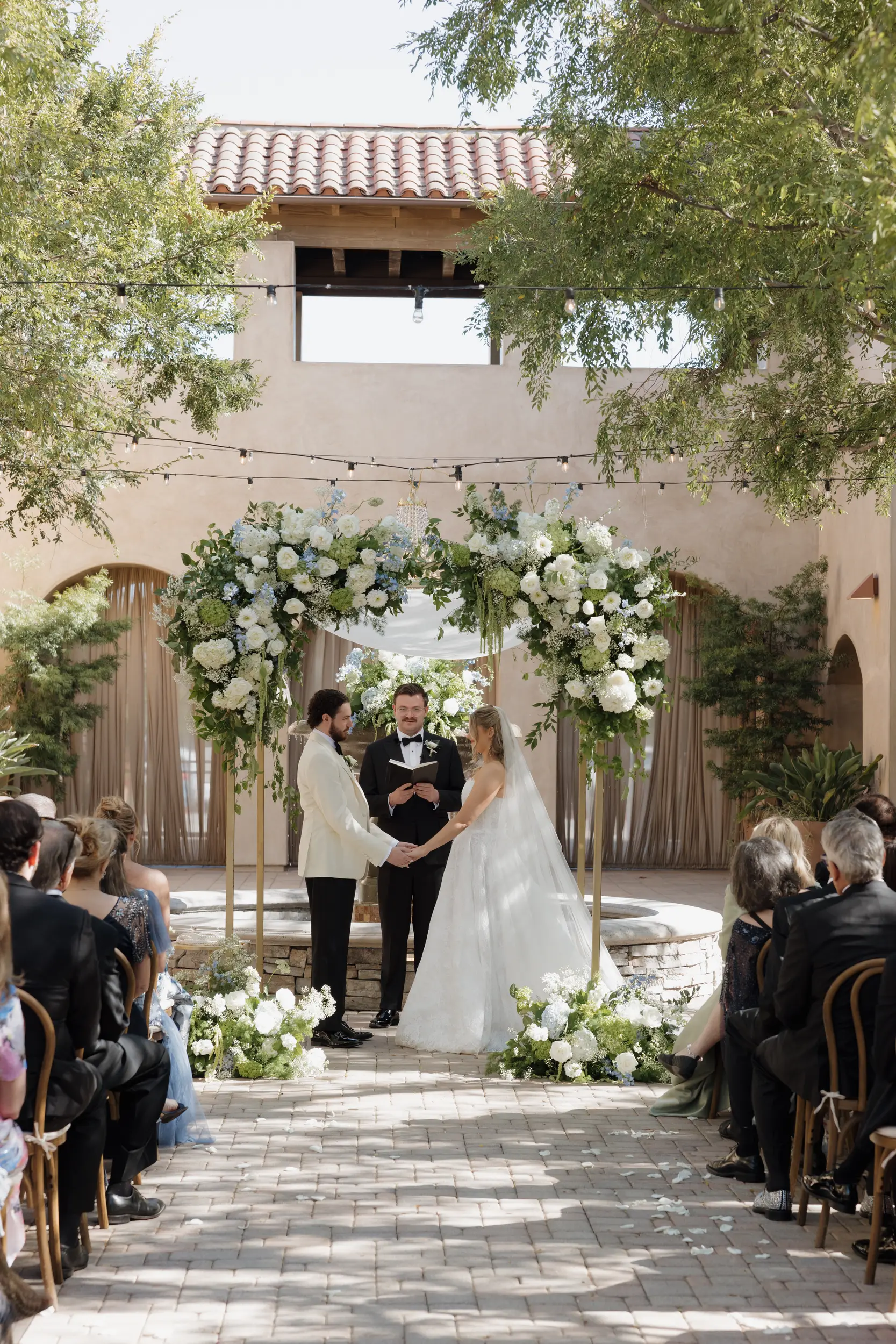Summer wedding at Serra Plaza.