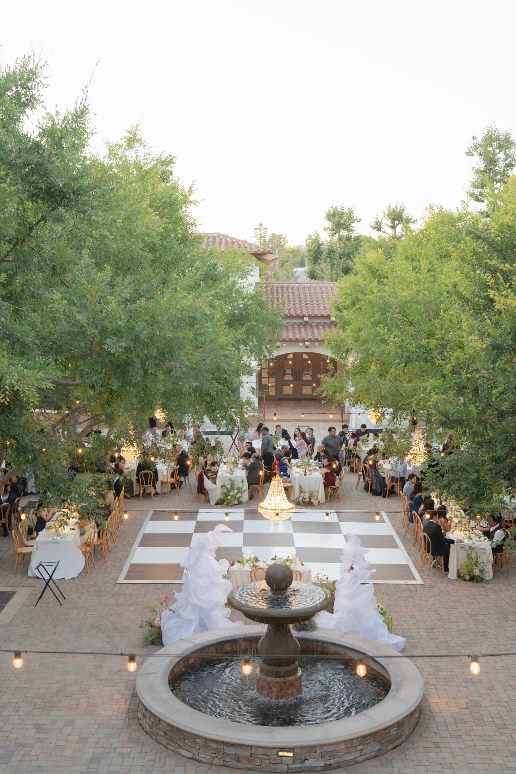 Outdoor wedding venue, Serra Plaza