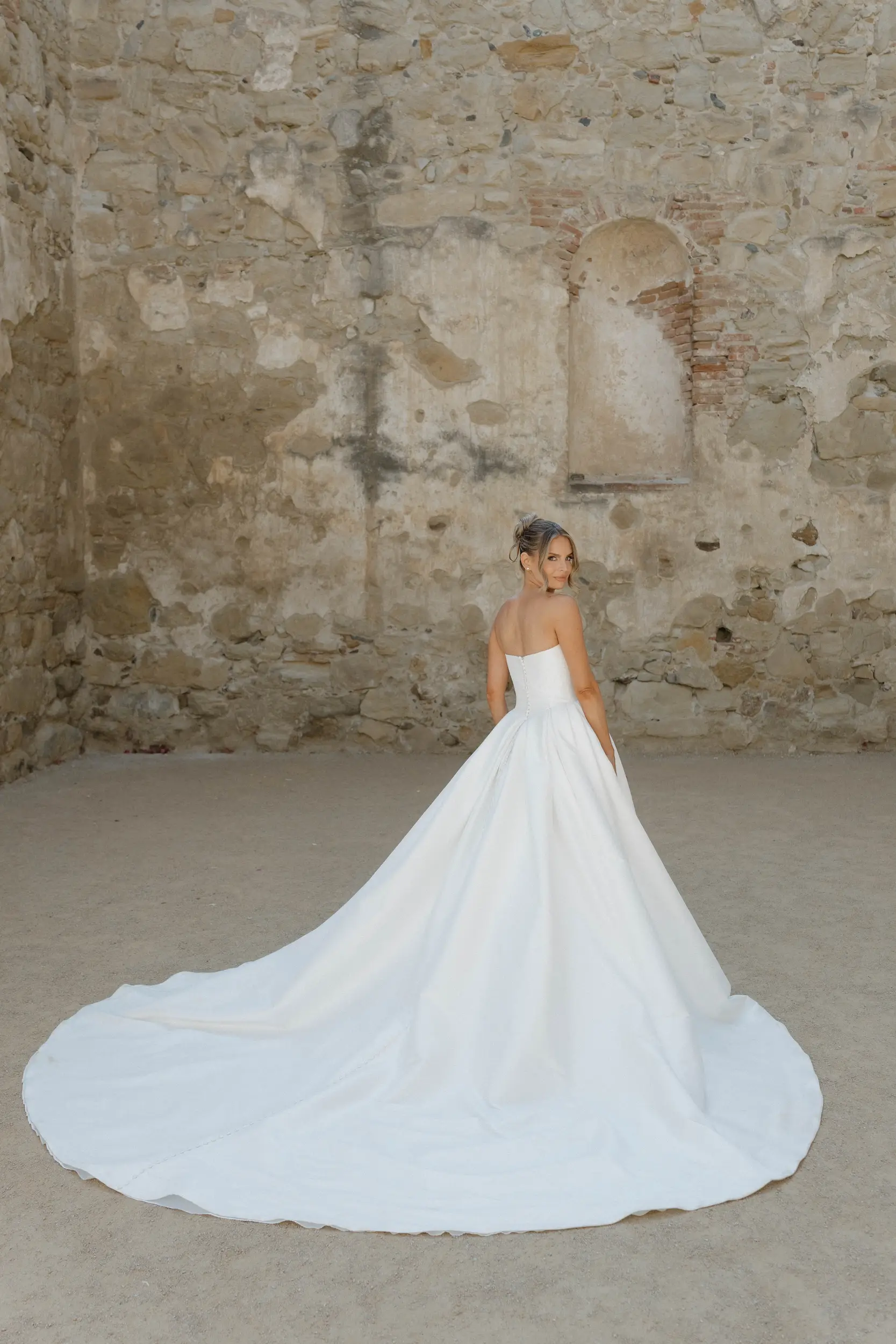 Outdoor summer wedding at Serra Plaza in San Juan Capistrano.