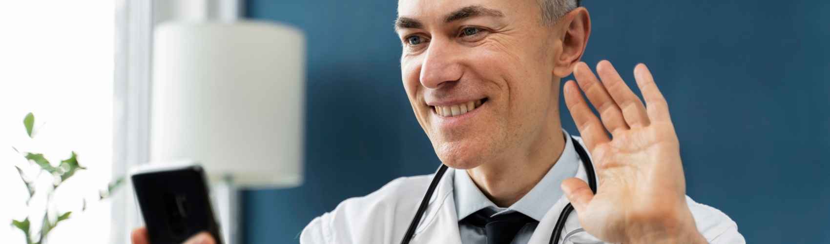 Redes sociales para médicos: cómo impulsar tu clínica y conectar con más pacientes en 2025