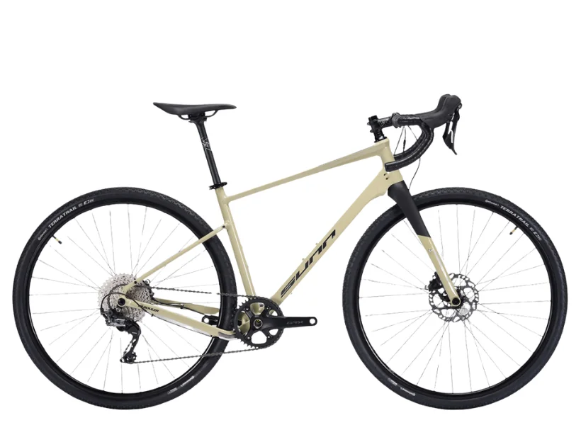 Vélo Gravel en location avec BikeNTour à Nantes, super pour l'aventure
