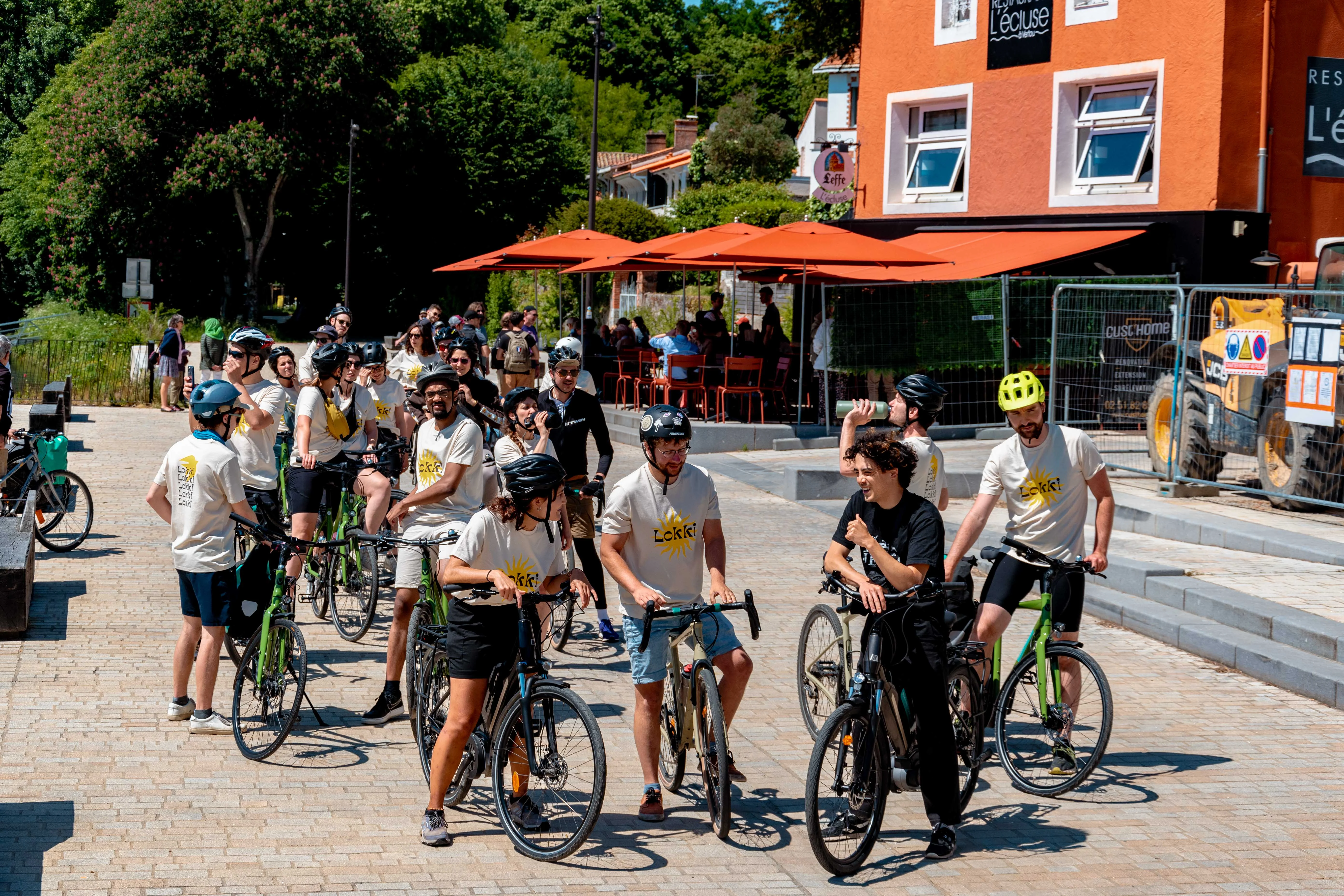 Groupe à vélo lors d'un séminaire d'entreprise dans le vignoble nantais
