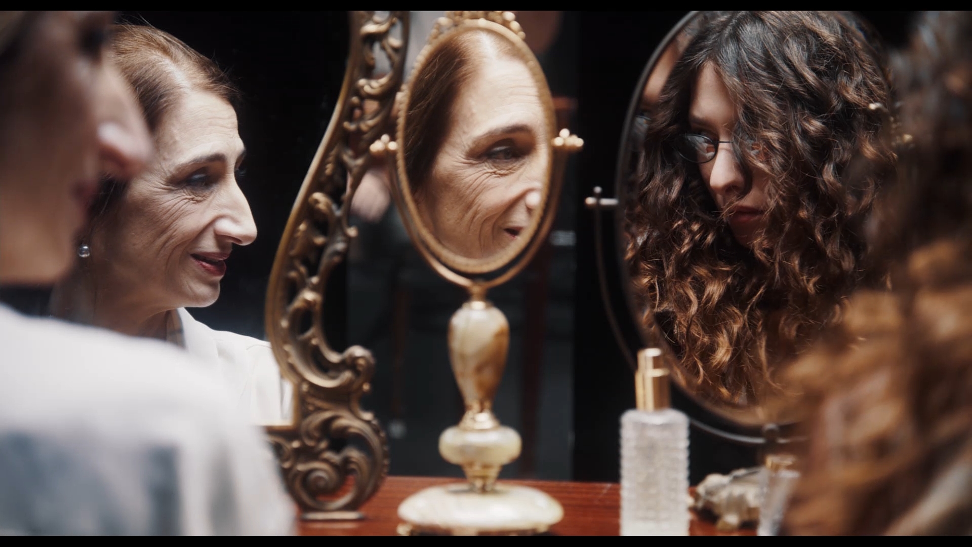 Still from GiF film
