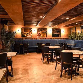 Private Dining Room at Essex Steakhouse with Christmas Brunch and Dinner Decorations