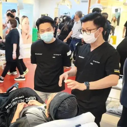 Dr Ivan Puah is the appointed trainer-to-doctors for injectable neurotoxins and dermal fillers for Merz Aesthetics. 
