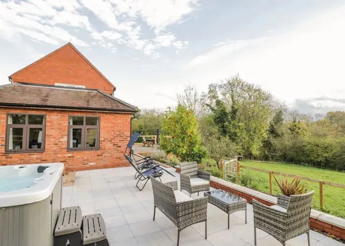 Fiona Cooke- Experienced Maternity Nurse & Author - Baby Feet