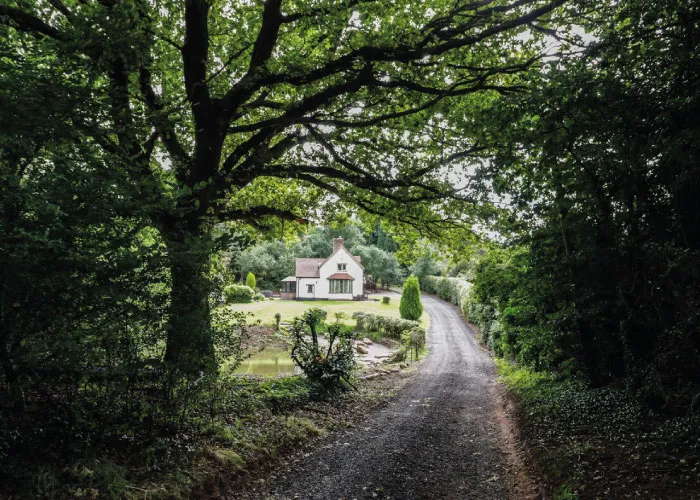 Fiona Cooke- Experienced Maternity Nurse & Author - Baby Sleeping Basket