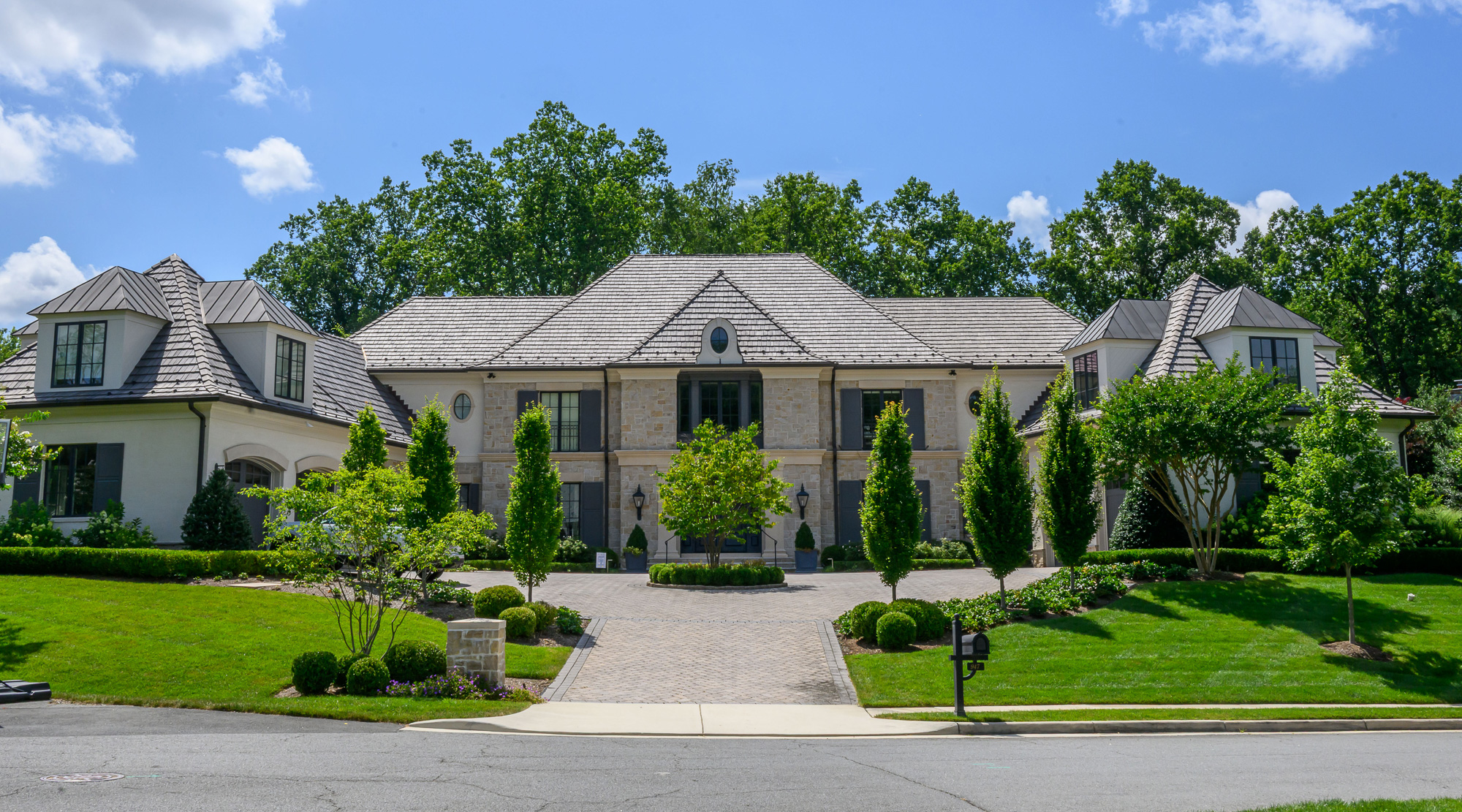 Luxe Poolside Garden