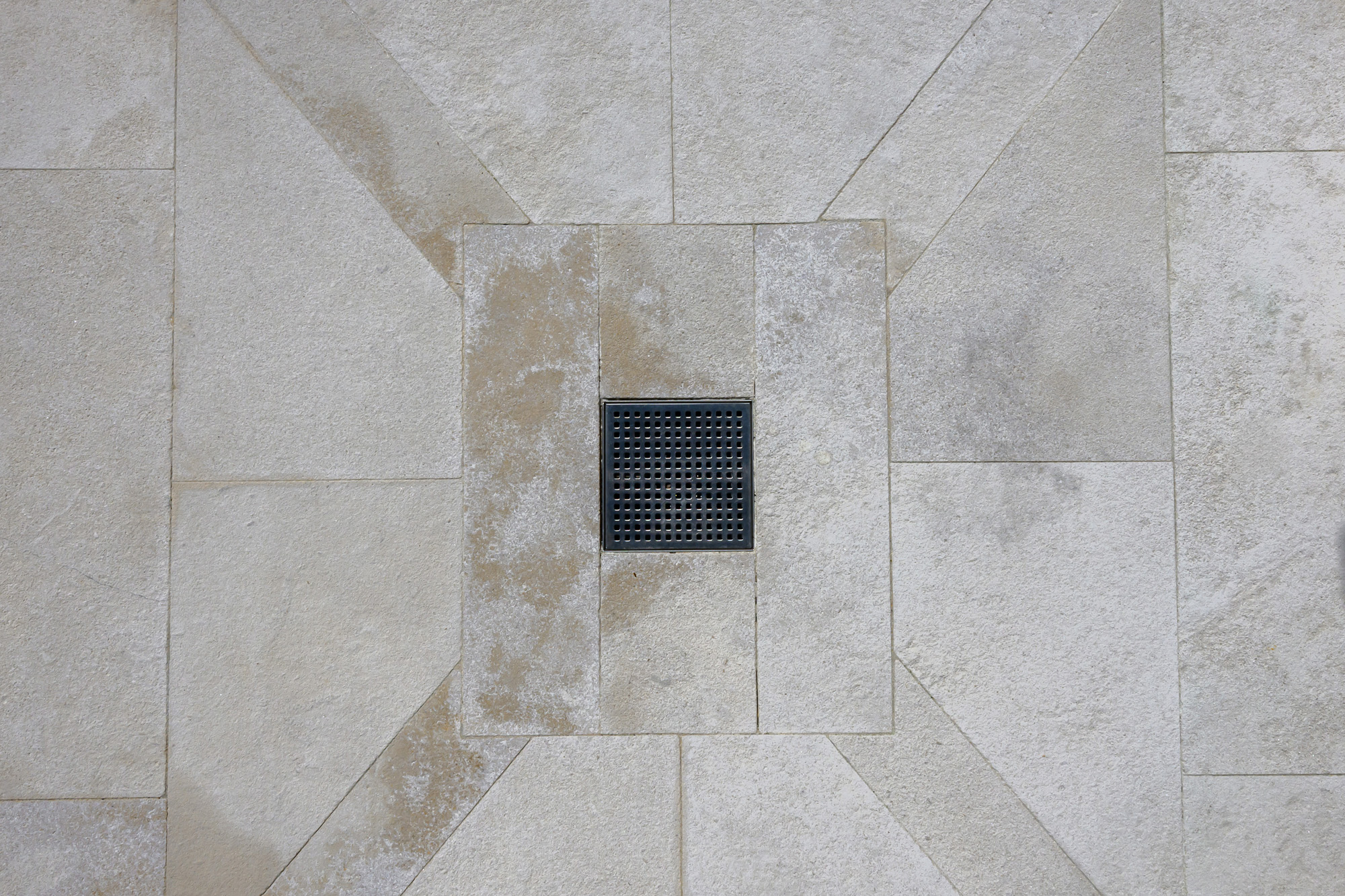 Luxe Poolside Garden