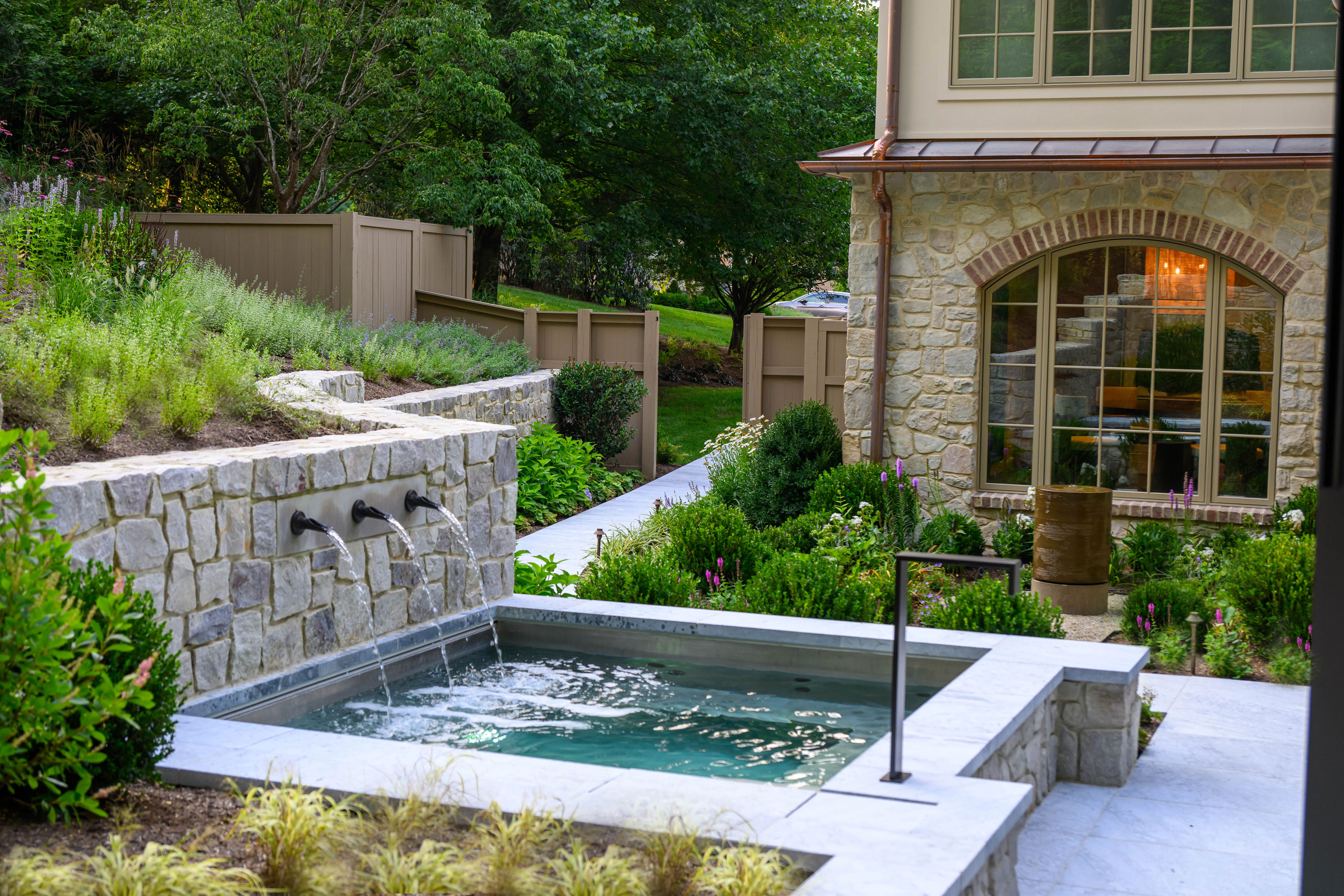 Intimate Hillside Retreat