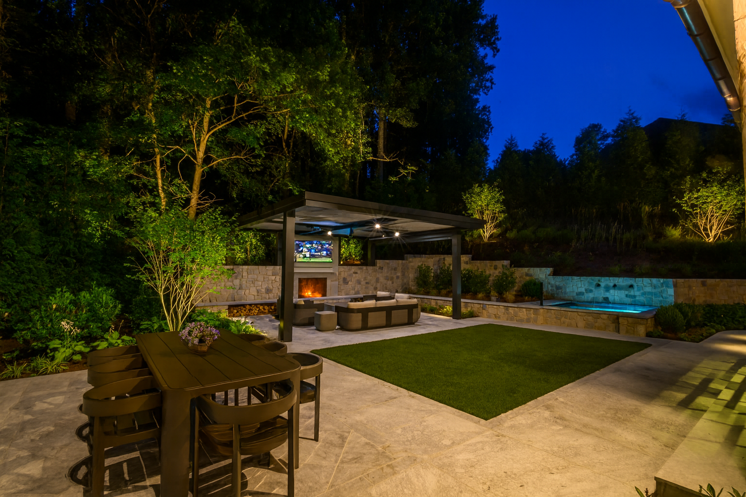 Intimate Hillside Retreat