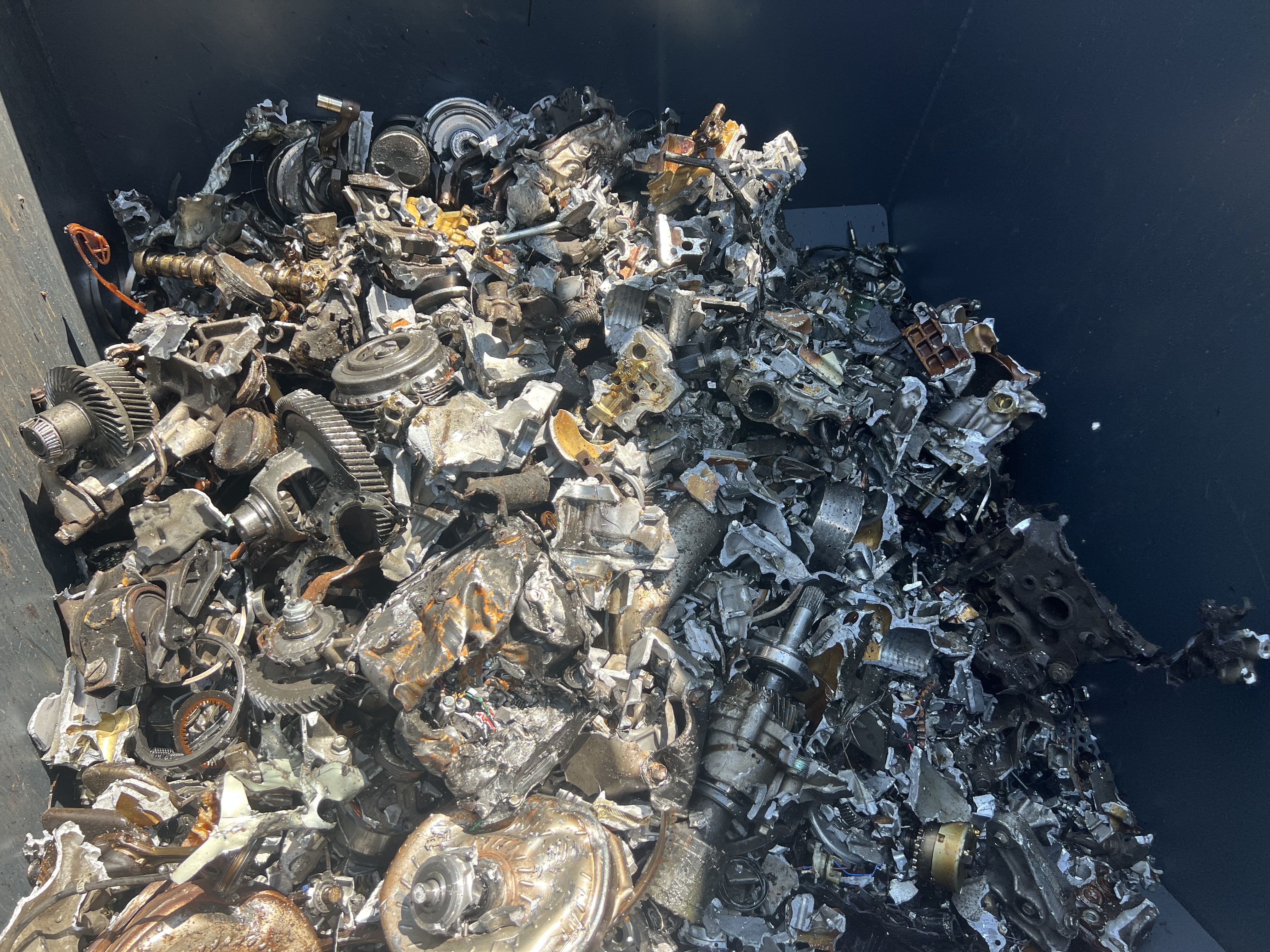Materiale ridotto dall'Engine Crusher Stokkermill e preparato per la successiva fase di lavorazione