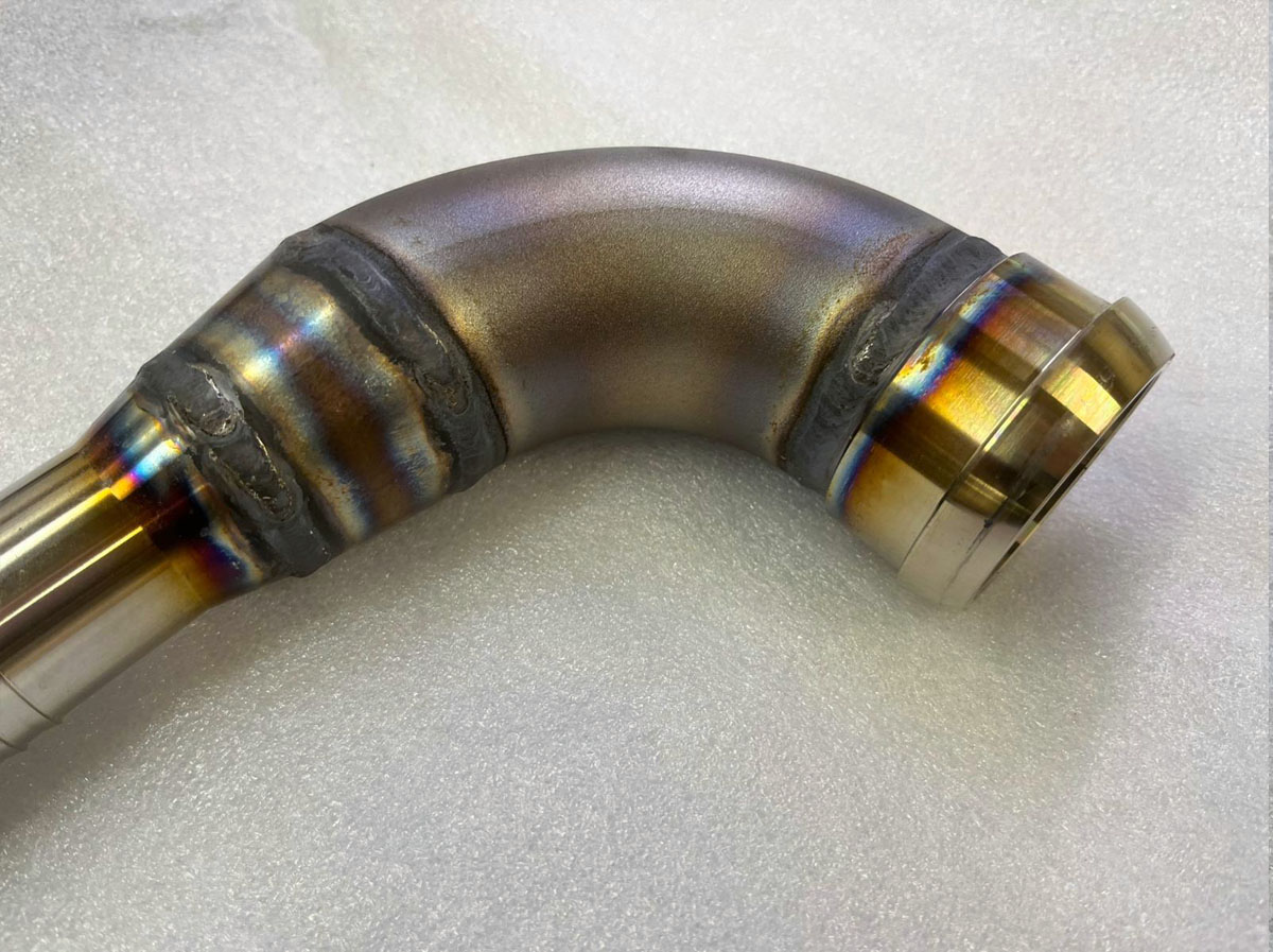 Hitsattu ruostumaton teräs putki ennen käsittelyä