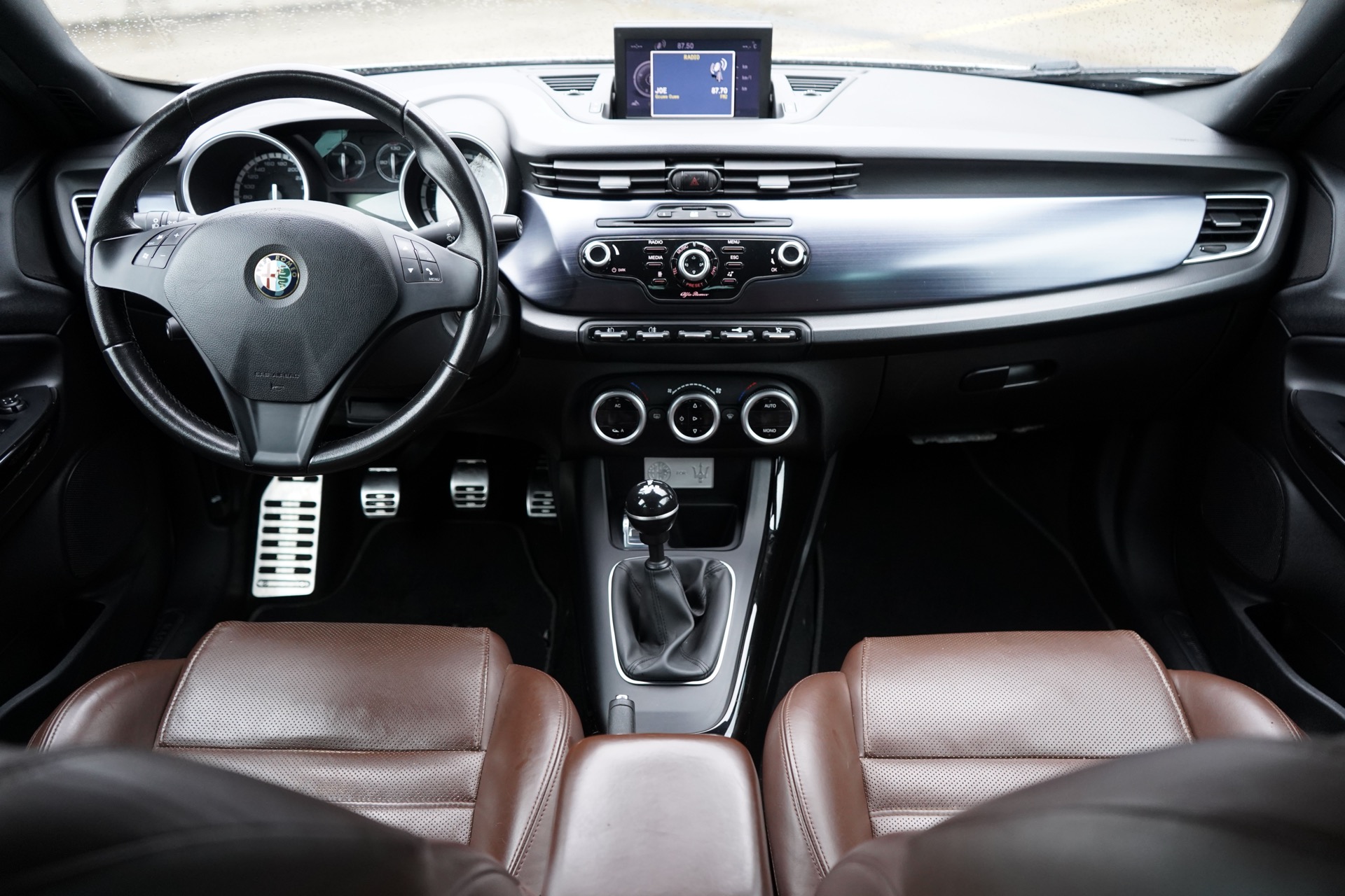 ALFA GIULIETTA 1750 TBI QUADRIFOGLIO VERDE MASERATI EDITION