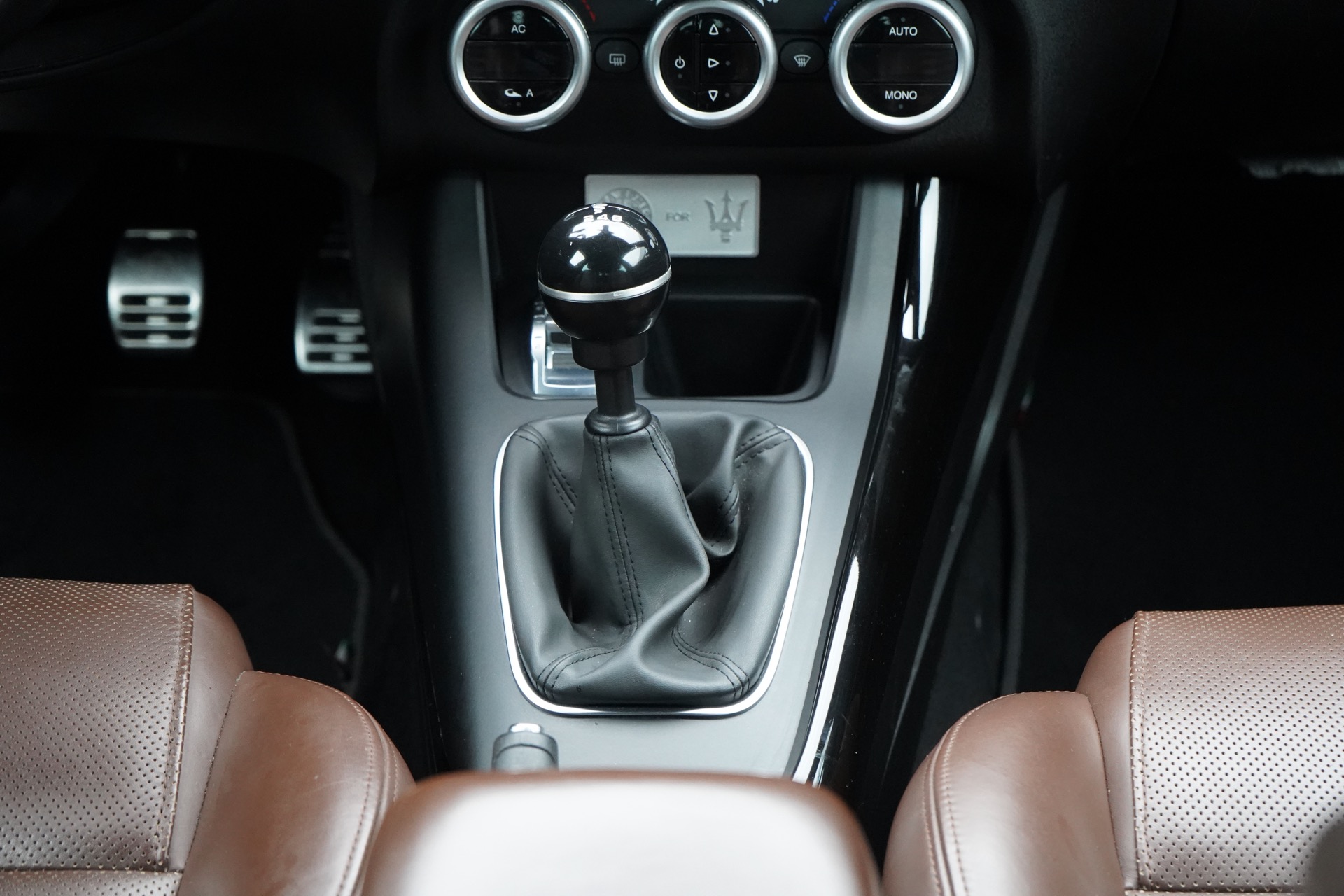 ALFA GIULIETTA 1750 TBI QUADRIFOGLIO VERDE MASERATI EDITION