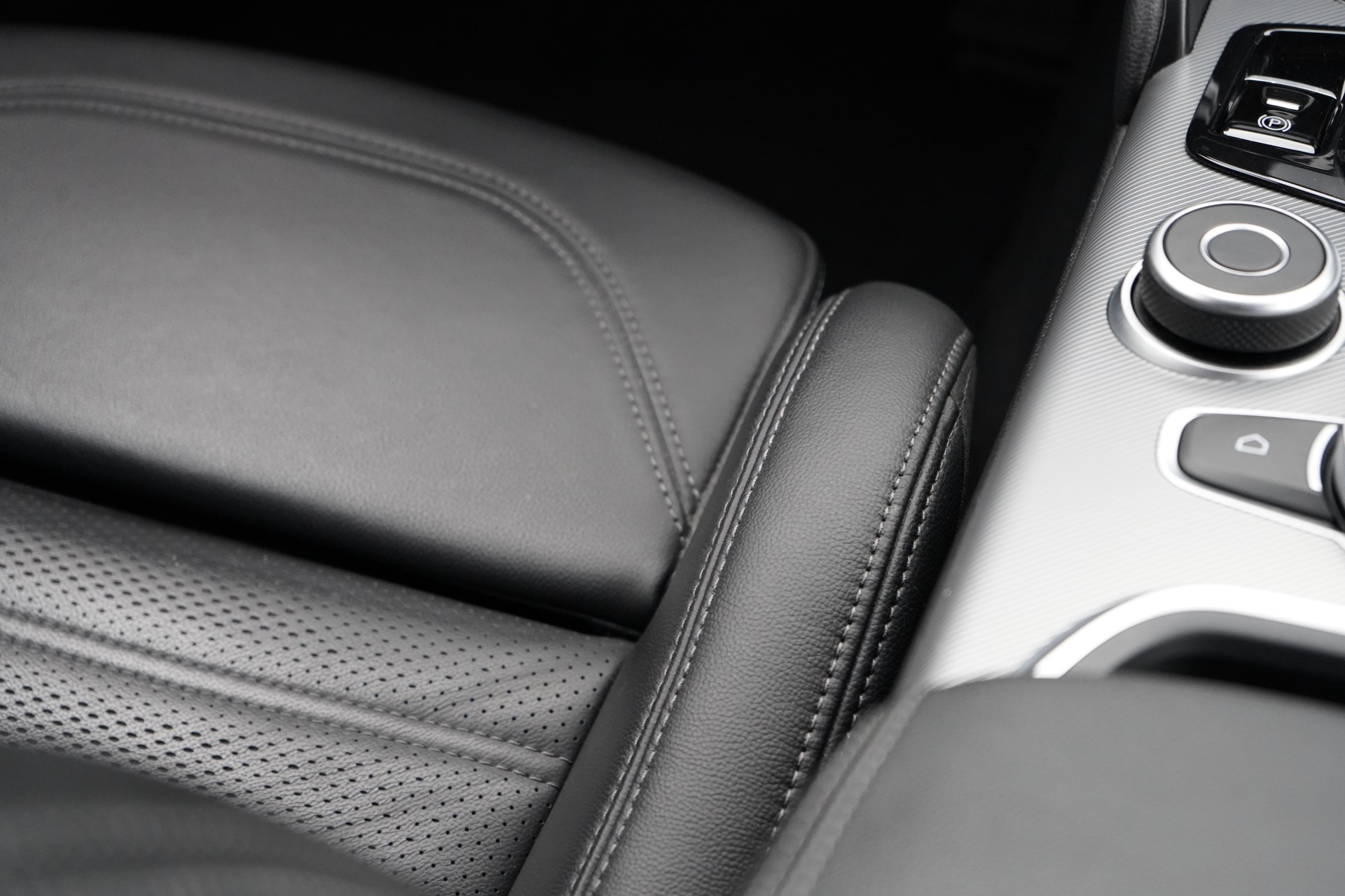 ALFA GIULIA 2.0 T AWD VELOCE Q4 2022