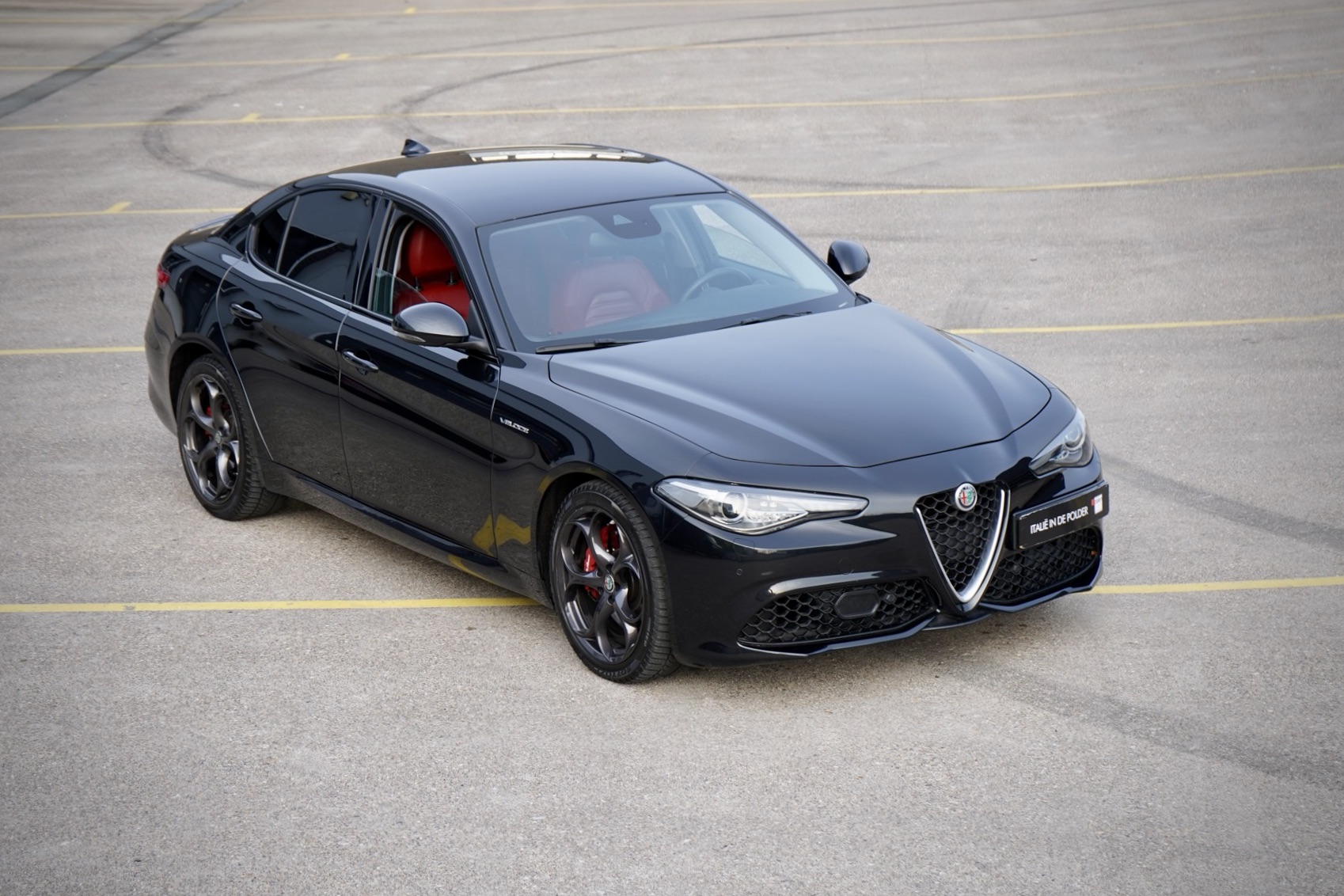 ALFA GIULIA 2.0 T AWD VELOCE Q4 DRAFT