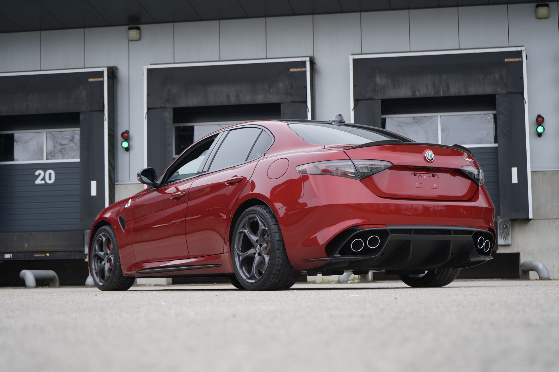 ALFA GIULIA 2.9 V6 QUADRIFOGLIO ROSSO ETNA NEW