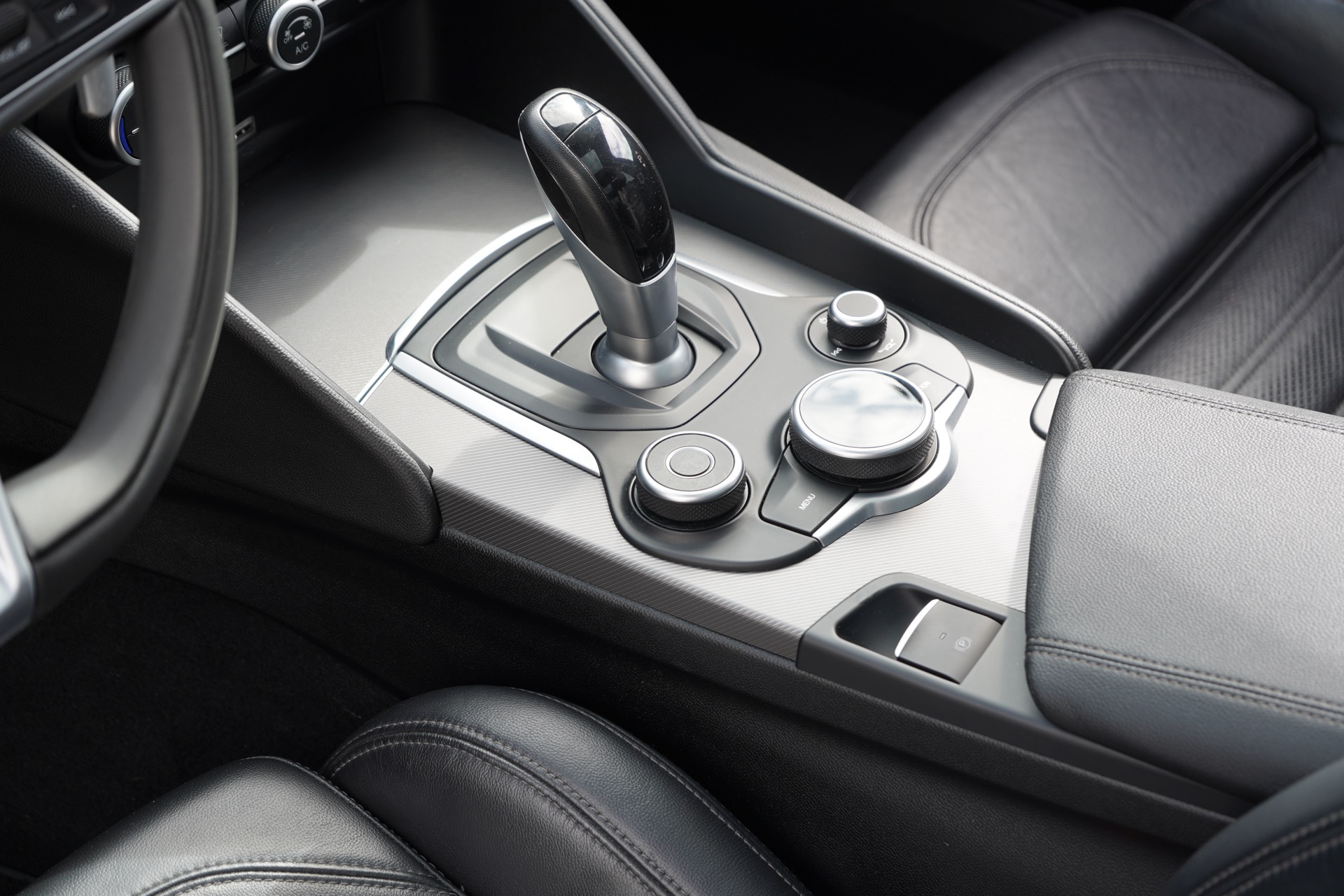 ALFA GIULIA 2.0 AWD VELOCE Q4 SKYWINDOW