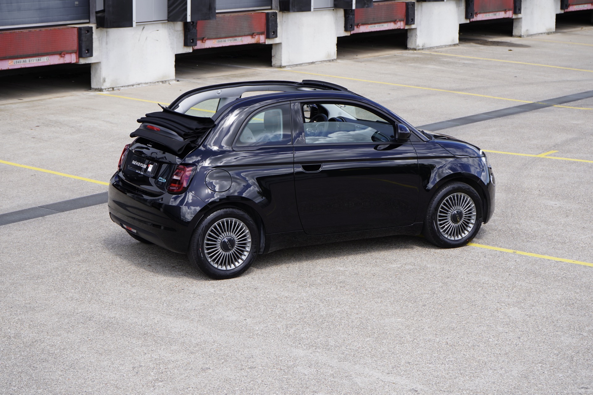 FIAT 500E CABRIOLET 42KWH ICON APPLE CARPLAY