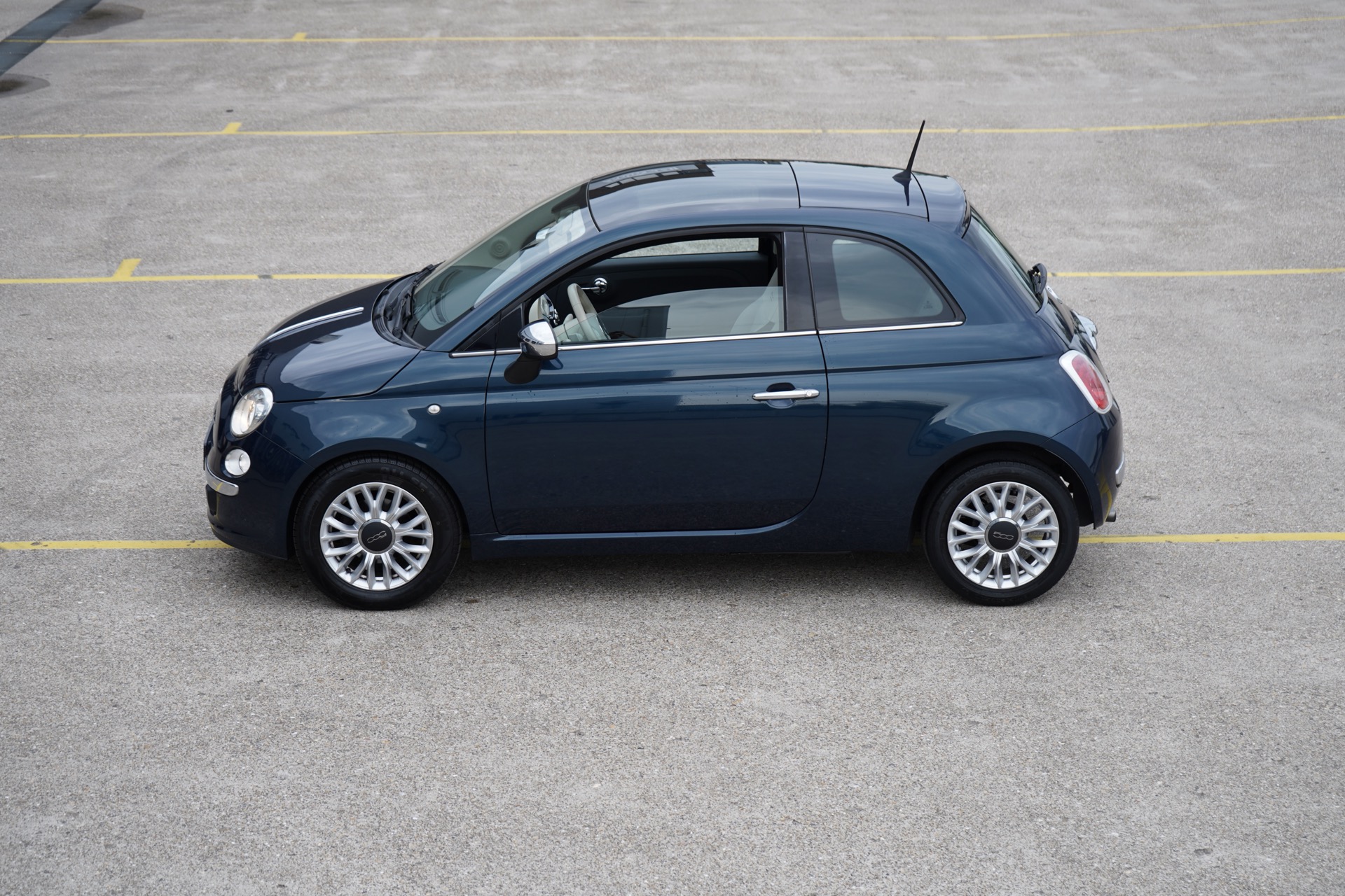 FIAT 500 LOUNGE AUTOMAAT SKYWINDOW