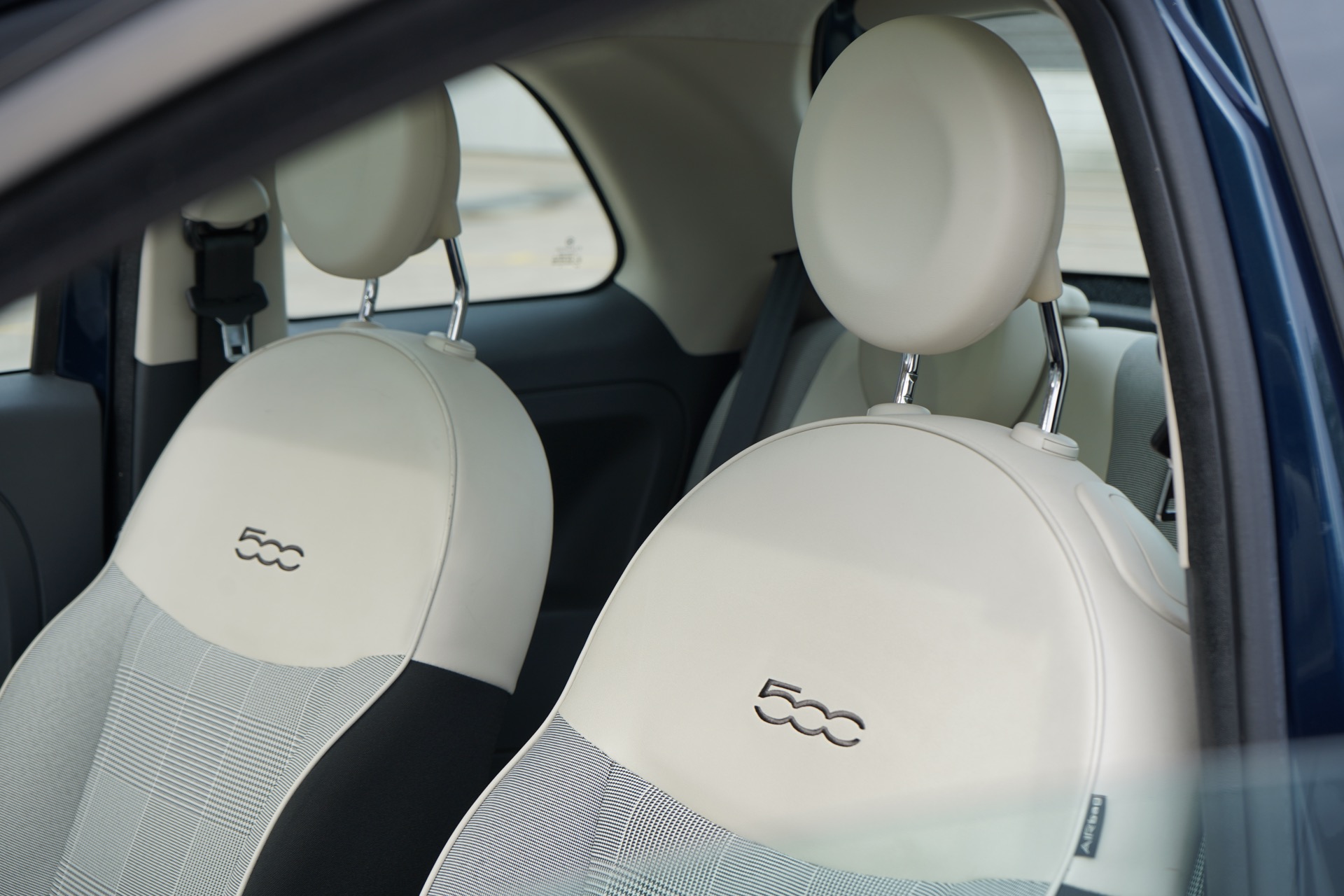 FIAT 500 LOUNGE AUTOMAAT SKYWINDOW