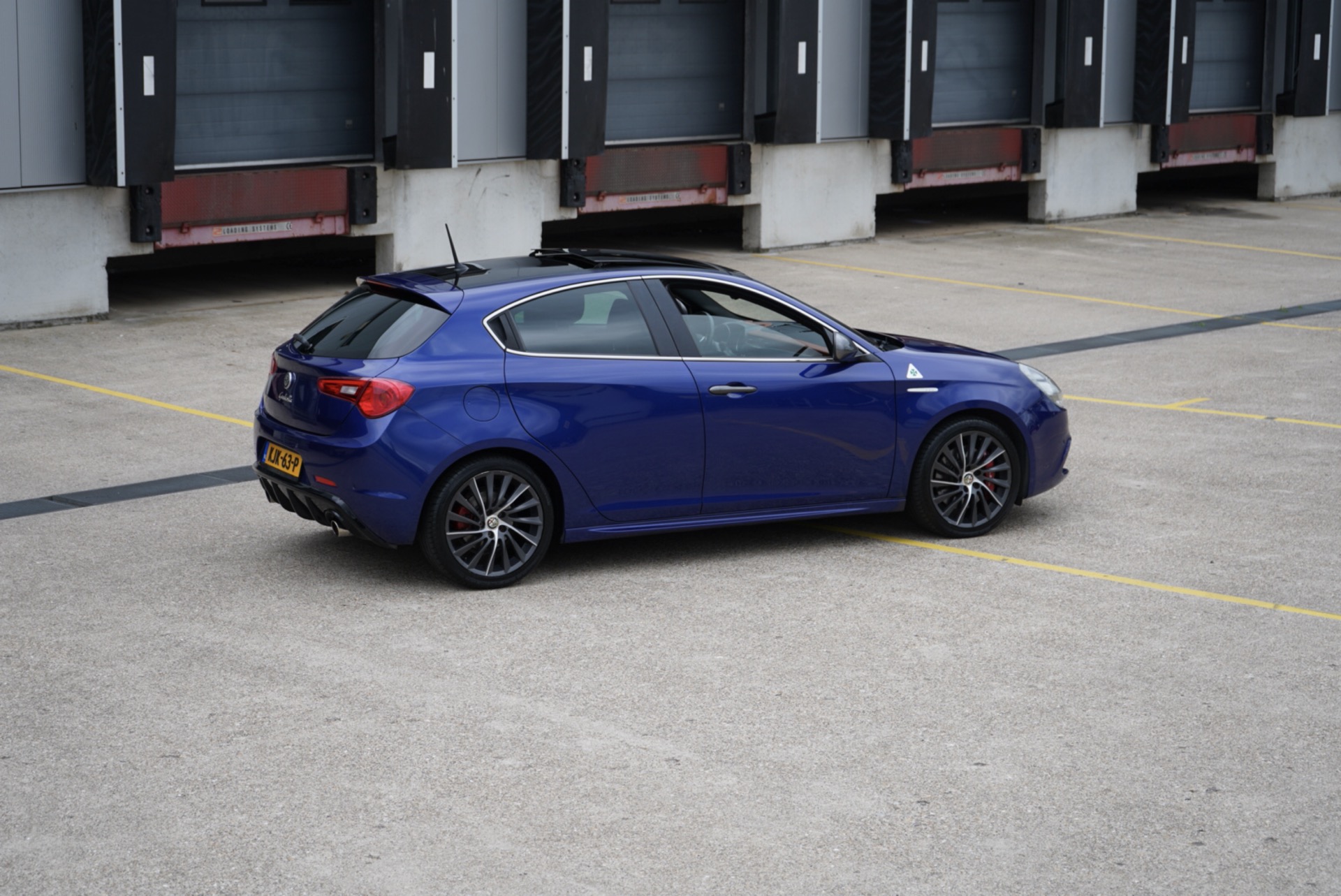ALFA GIULIETTA 1750 TBI QUADRIFOGLIO VERDE SKYWINDOW