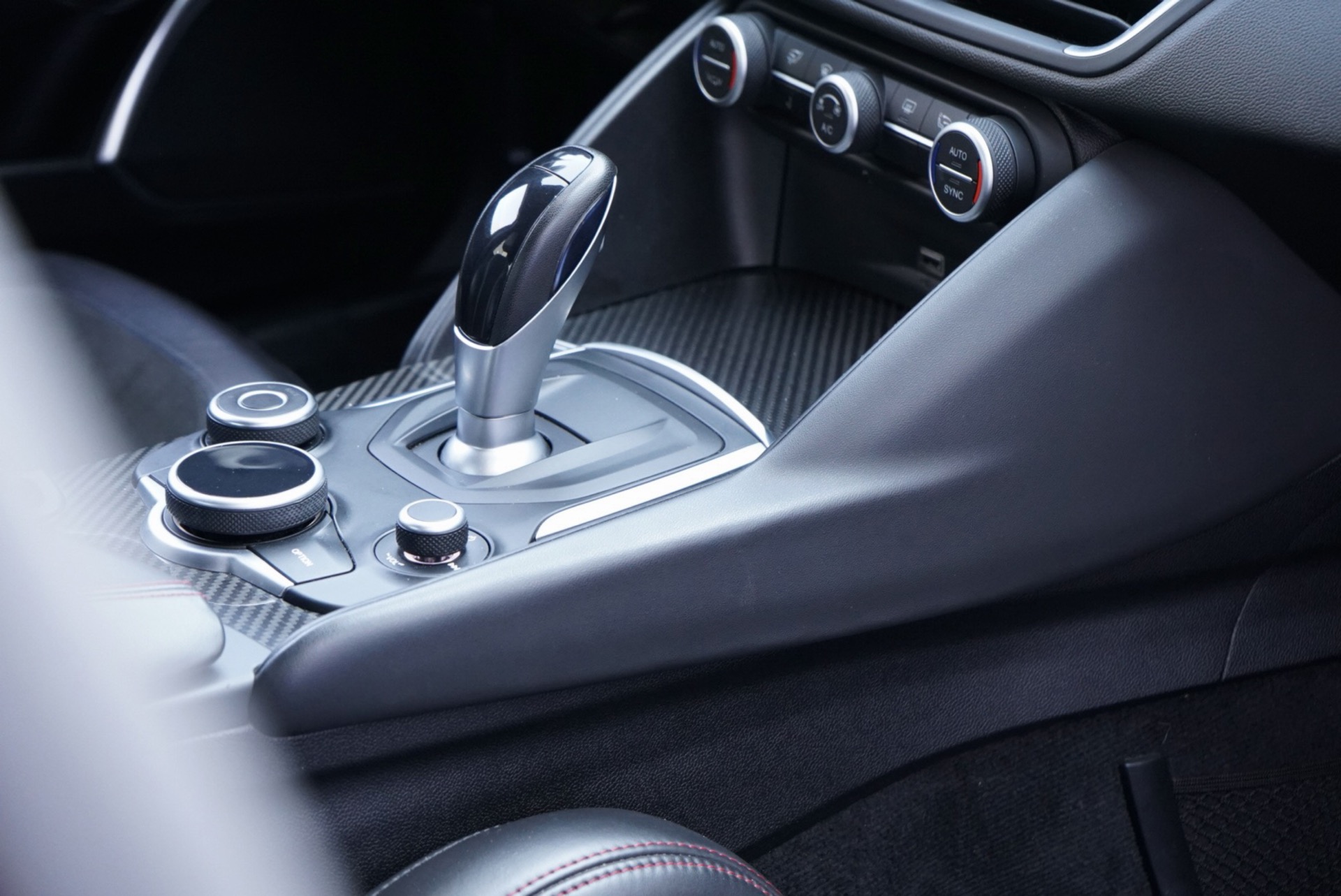 ALFA GIULIA 2.9 V6 BITURBO QUADRIOFOGLIO