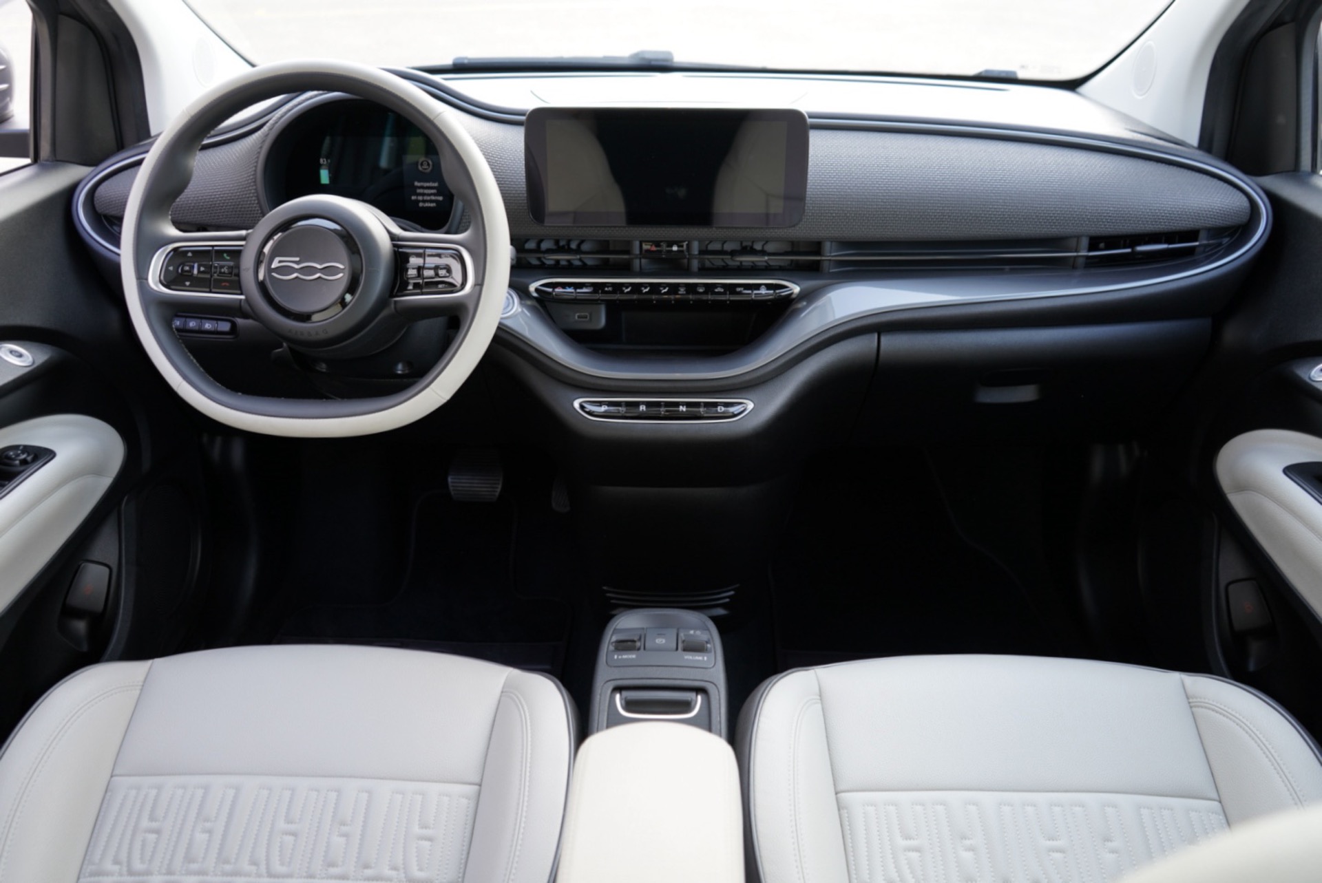 FIAT 500E 42KWH LA PRIMA SKYWINDOW