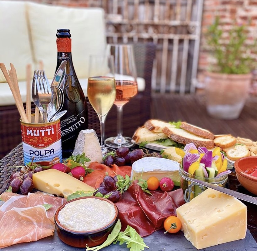 Pizza Picchio antipasti table