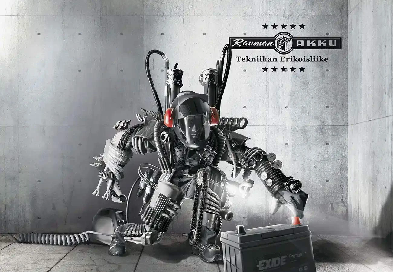 Kuva miehestä jolla työkaluja yllään - RAOYTEPJG