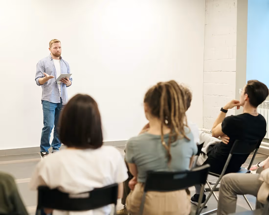 Presenting in Front of Class: How a Solid Outline and Format Can Overcome Nervousness