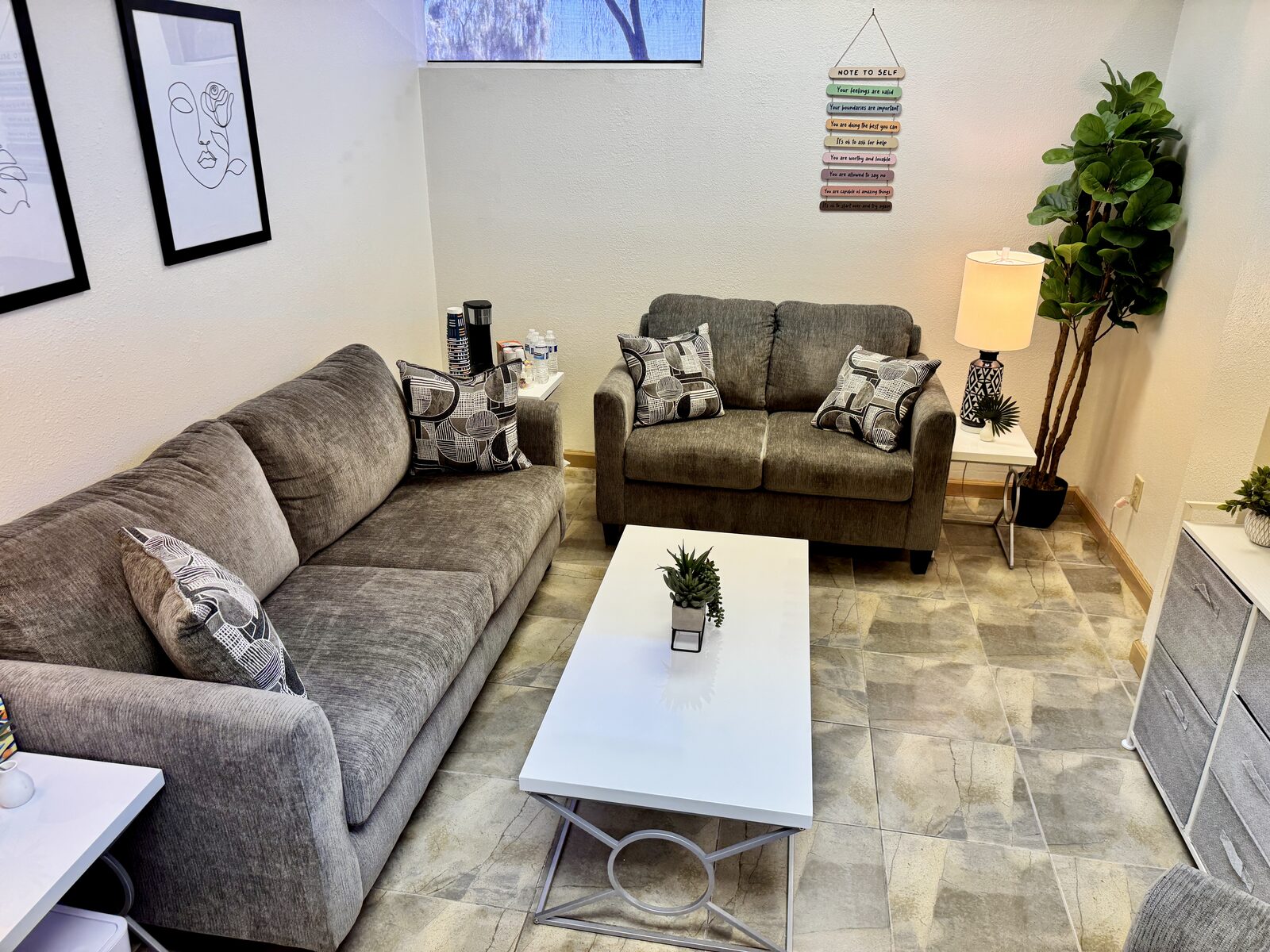Therapy room at The Healing Effect's Phoenix Shea Blvd office