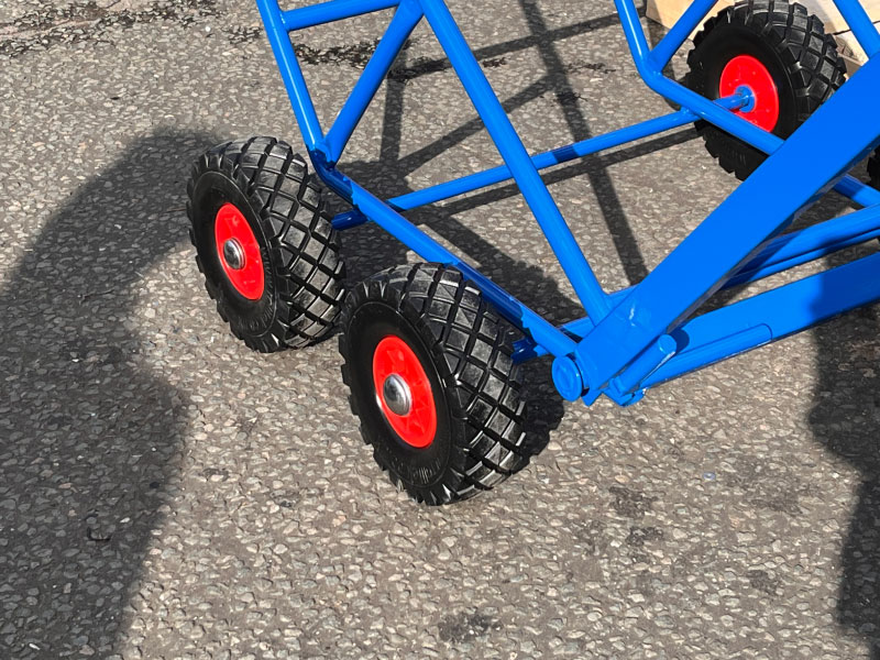 4 wheels to distribute the weight of the toilet safely