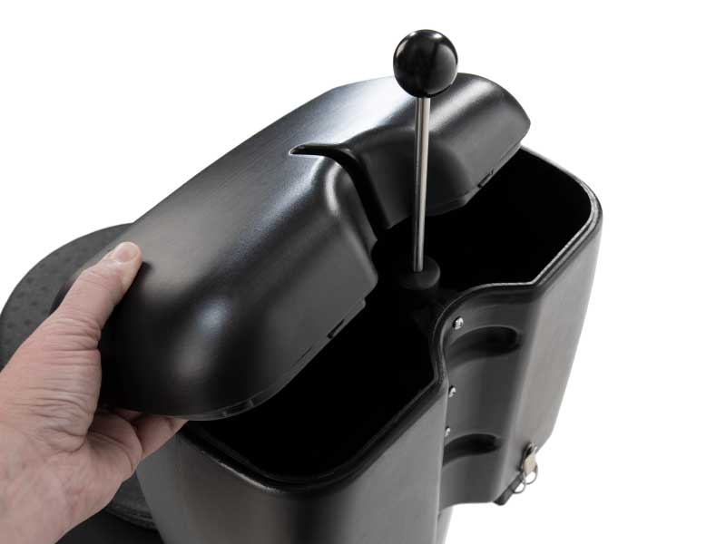 Integrated bulking material cistern for quick dispensing