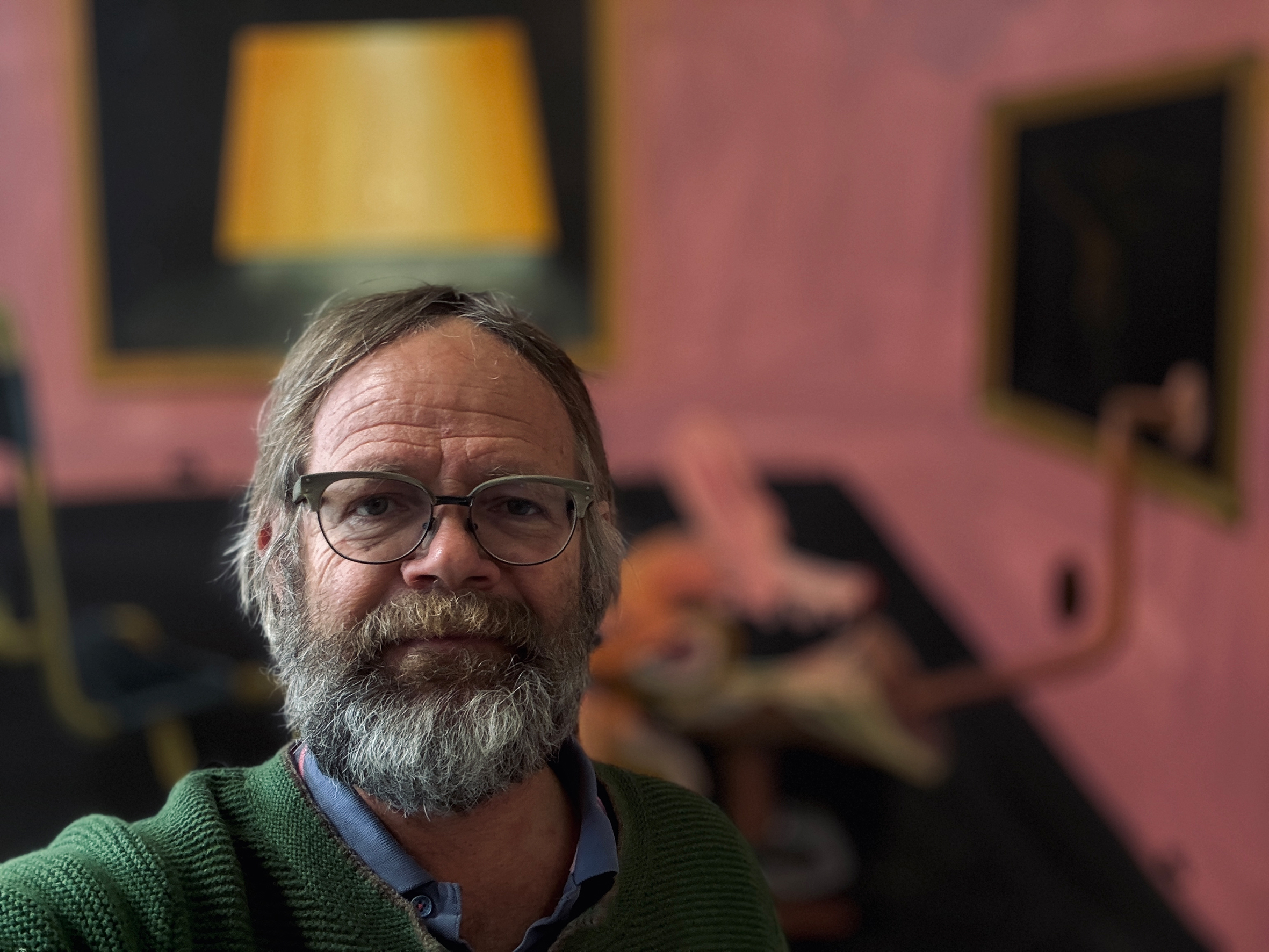 Porträt Anton Henning // Portrait Anton Henning, © Anton Henning/VG Bild-Kunst Bonn, 2025, Foto // Photo: Jörg von Bruchhausen