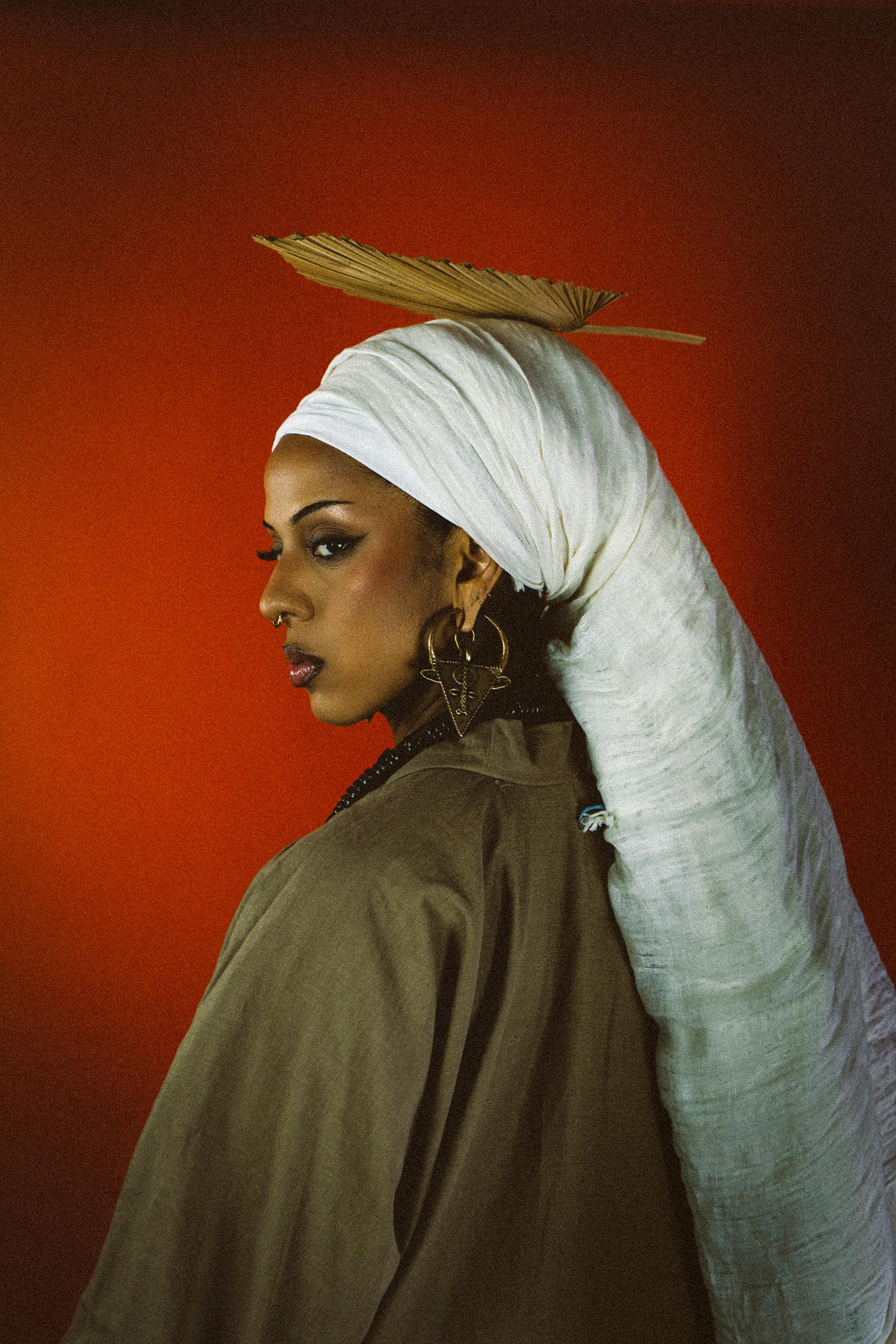 La Perle Ocre, Words of Azia, Photo: Shape of Art