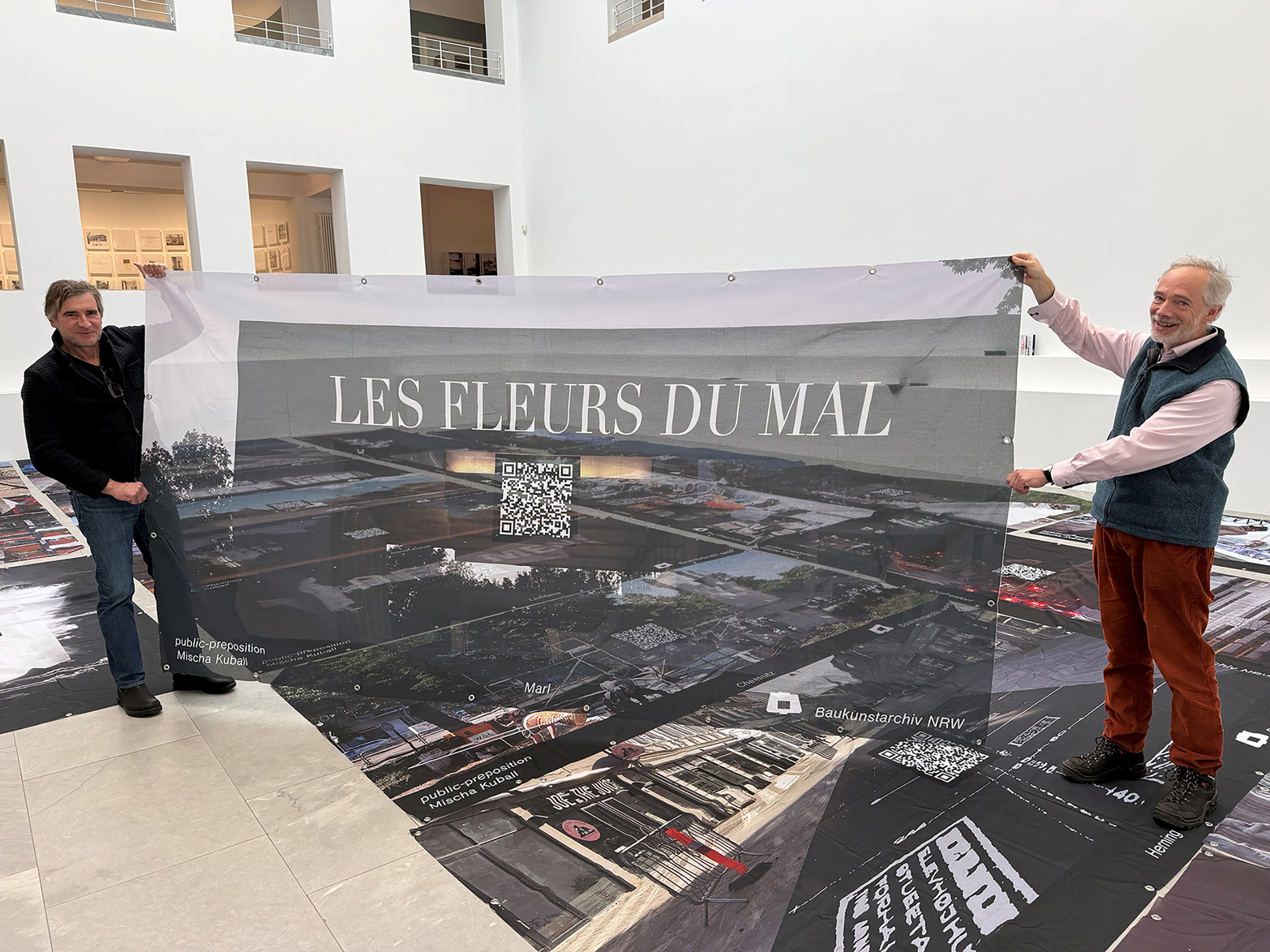 Künstler Mischa Kuball (l.) und Prof. Wolfgang Sonne (Wissenschaftlicher Leiter des Baukunstarchiv NRW), © VG Bild-Kunst, Bonn 2026, Foto: Christof Rose / Architektenkammer NRW