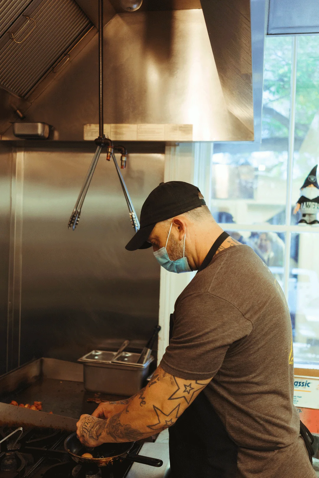 Chef Ken cooking in the Ellie’s Table kitchen