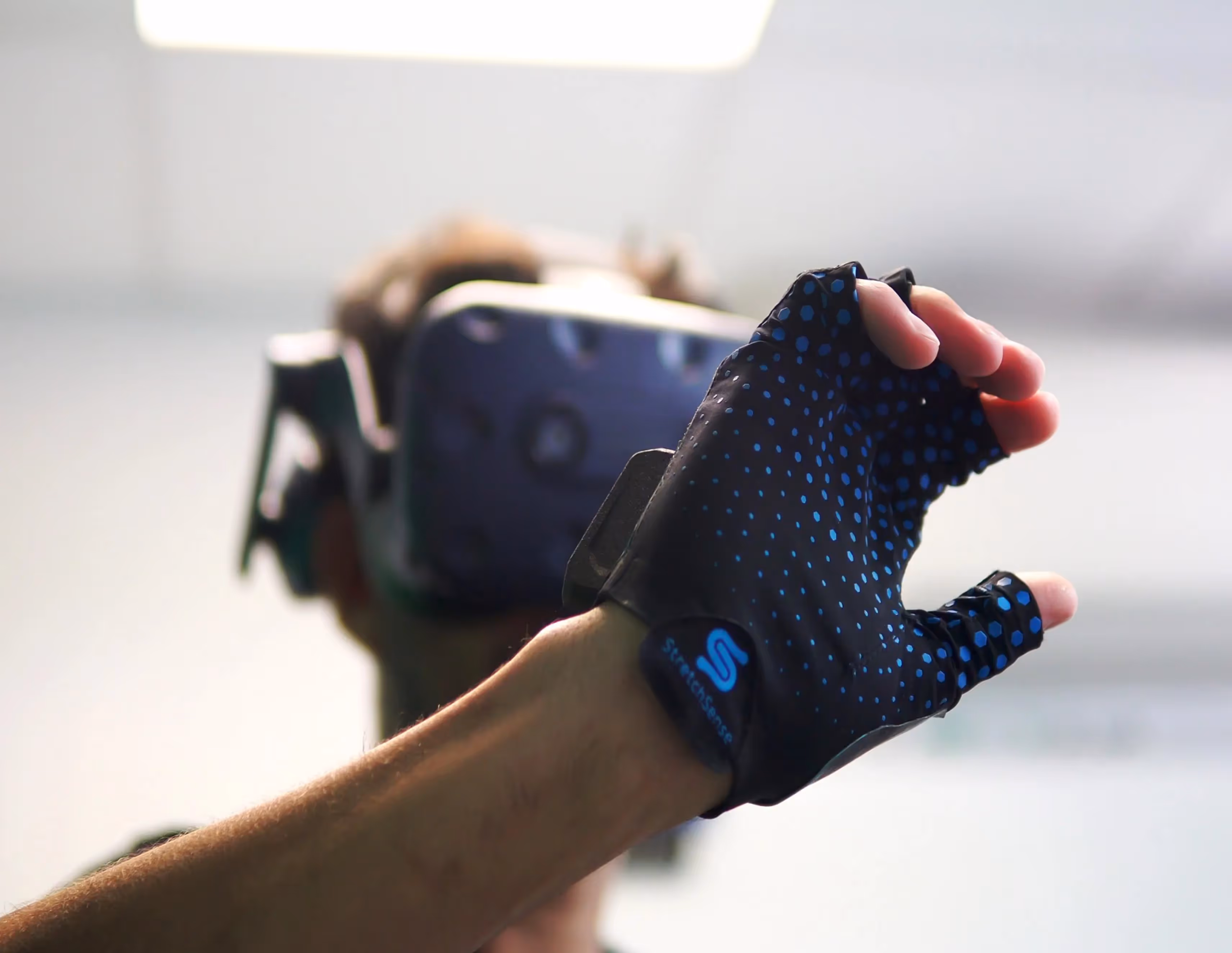 Evan Thomas - Injection-Molded Enclosure Design for StretchSense Wearable Glove