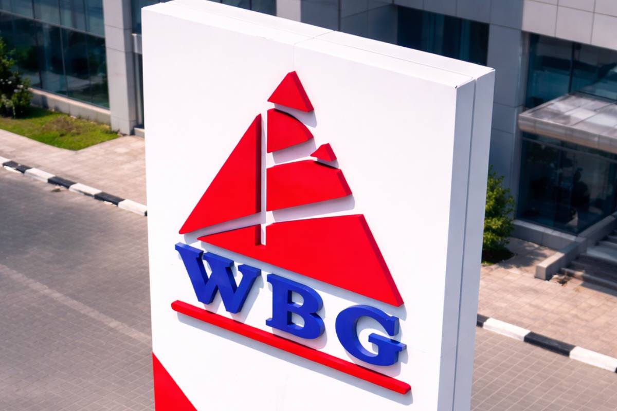 Pylon Signs - Backlit Tenant Panels