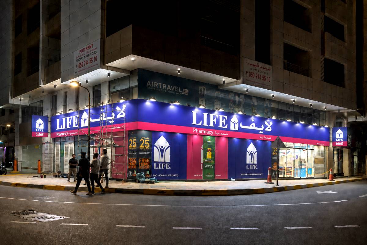 Front-Lit 3D LED Signboards: Projects bright, even light forward through acrylic faces to maximize main street visibility