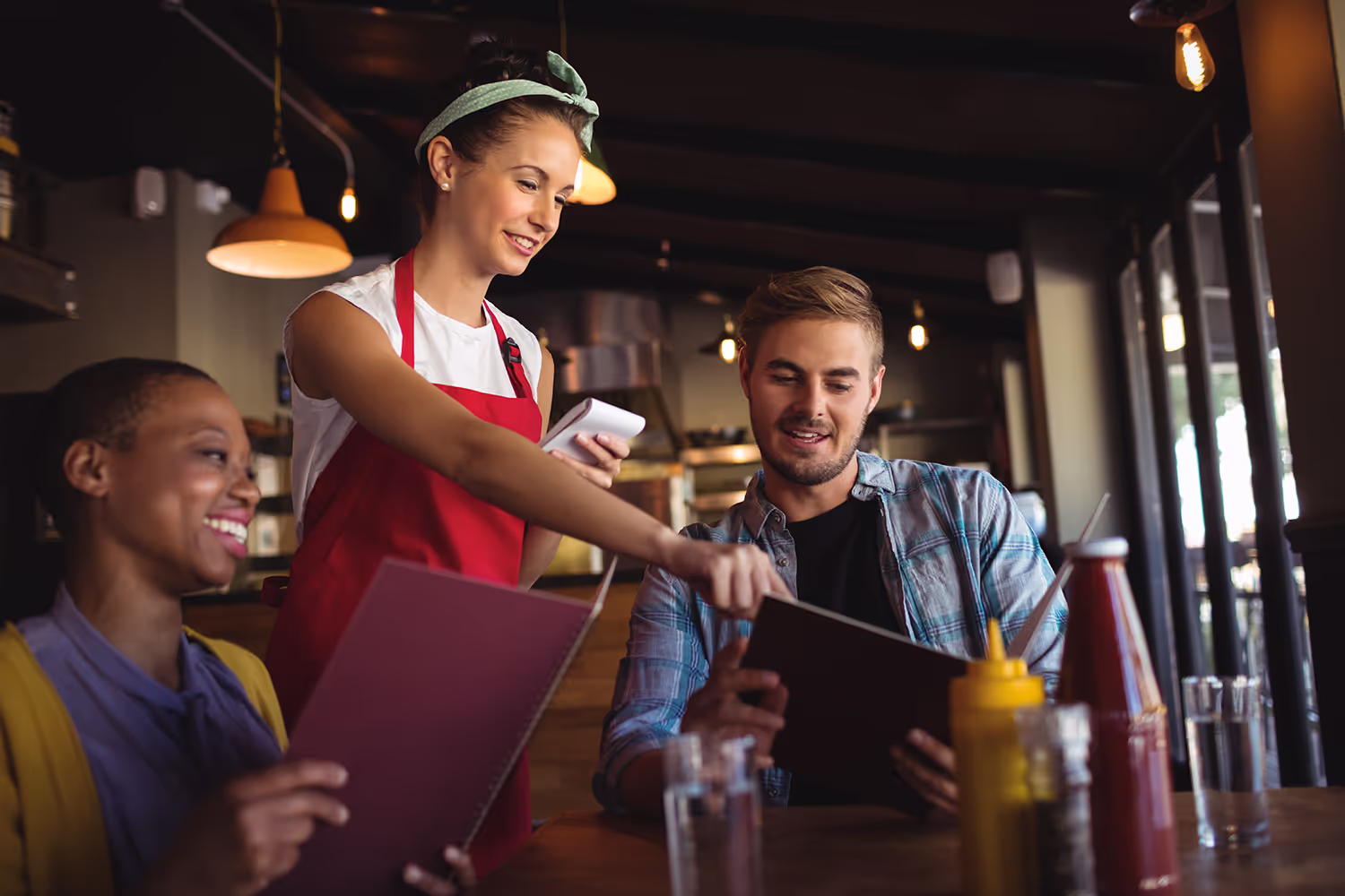 Discover the top 2025 restaurant trends! See how operators use AI, marketing, smart menus, and waste reduction to grow and meet consumer demands—based on insights from Popmenu’s national study.