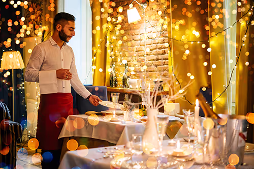 Prepare your restaurant for the holiday season with our expert guide. Uncover strategies, technology, and inspiration to maximize revenue and guest satisfaction.