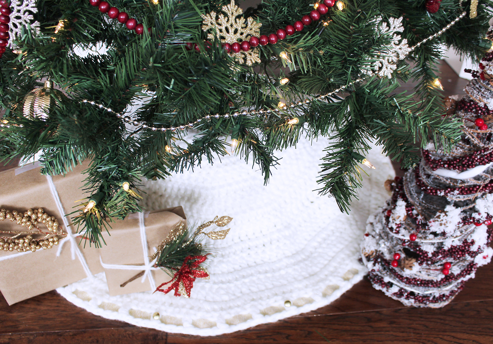 thnlife-christmas-tree-skirt-free-pattern-jessica-carey