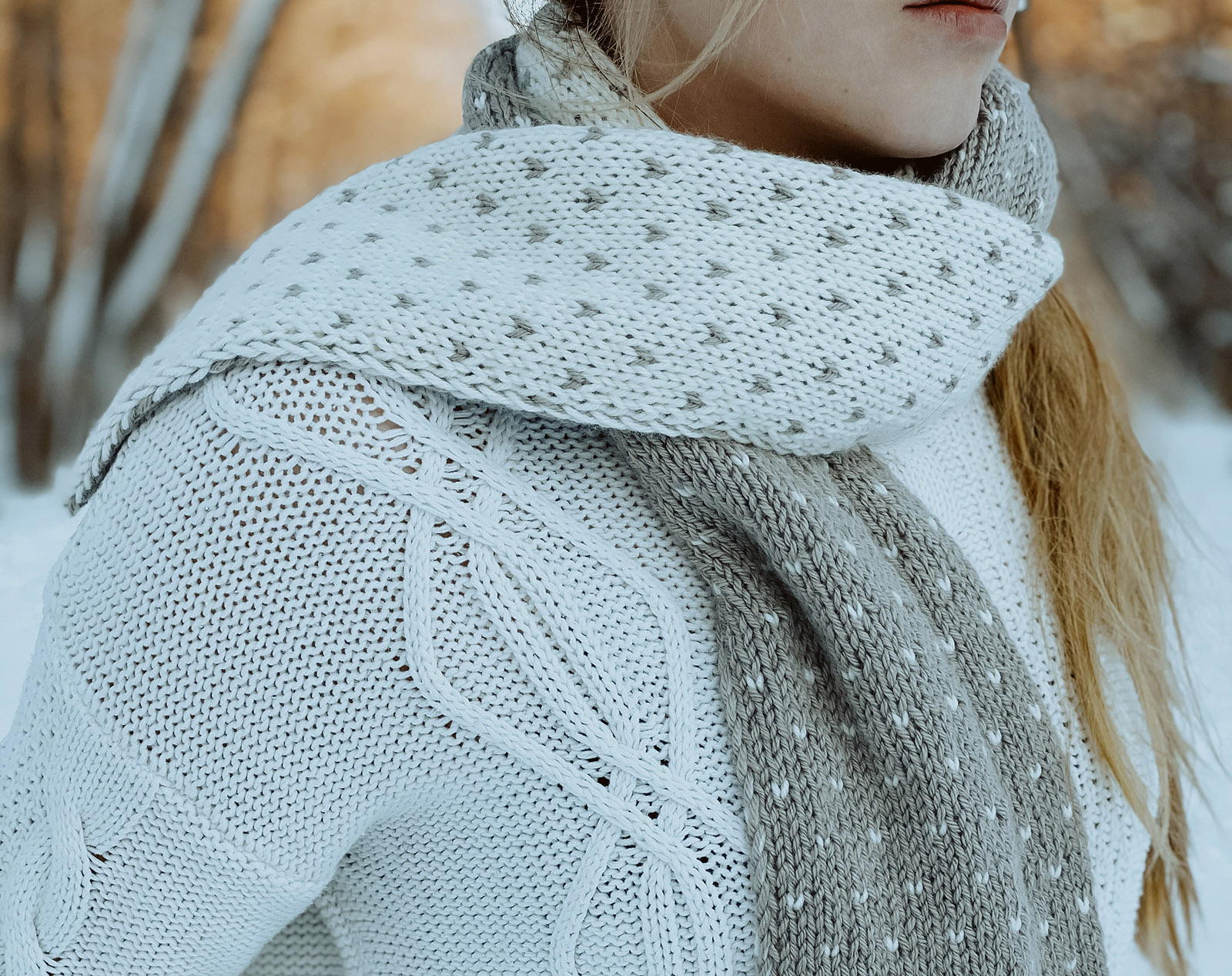 Écharpe D'hiver Ellen Tracy - Rayures Diagonales Avec Détails Métalliques (Multicolore)